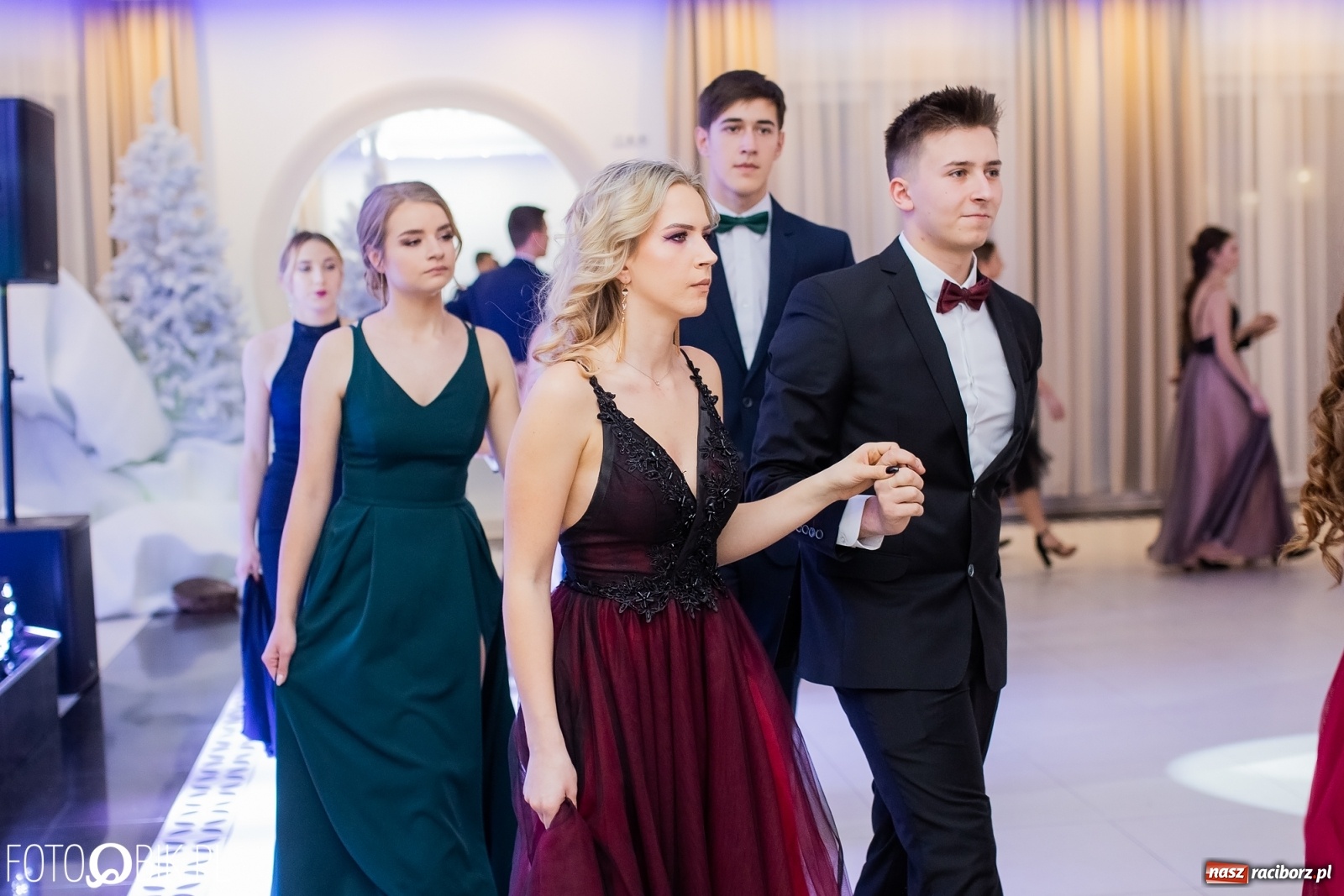 Zdjęcie w galerii na portalu naszraciborz.pl: Sportowcy i mundurowcy z ZSOMS Racibórz otworzyli sezon studniówek [FOTO i WIDEO] wiadomości z regionu