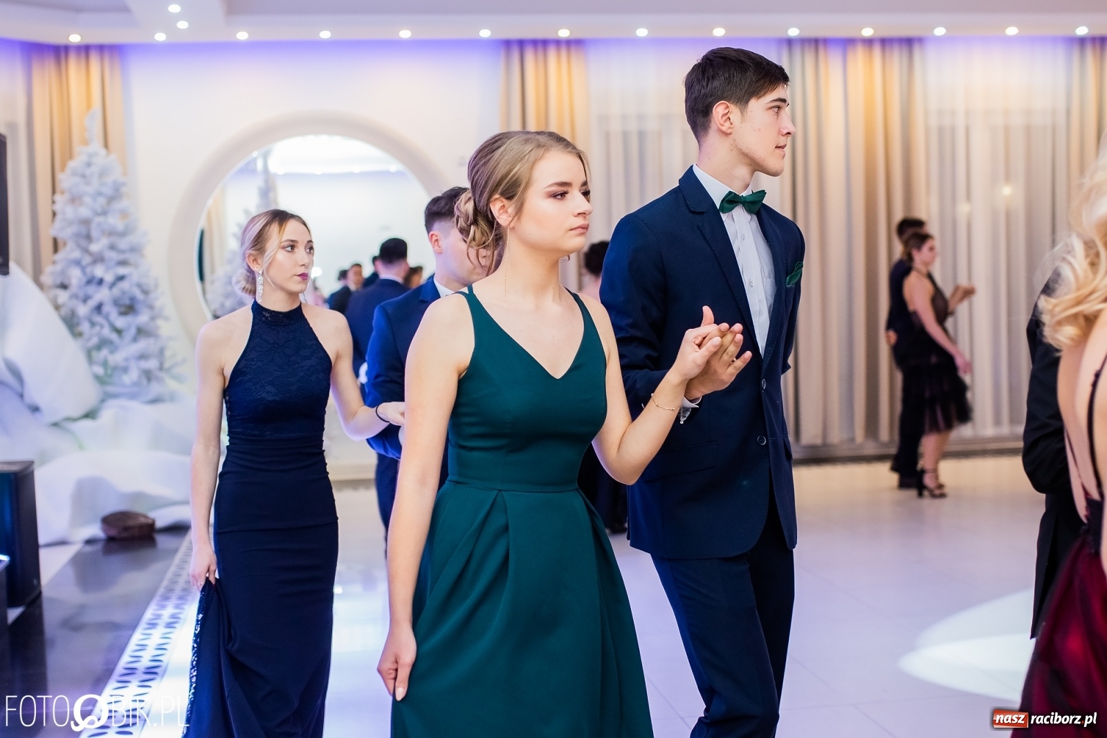 Zdjęcie w galerii na portalu naszraciborz.pl: Sportowcy i mundurowcy z ZSOMS Racibórz otworzyli sezon studniówek [FOTO i WIDEO] wiadomości z regionu