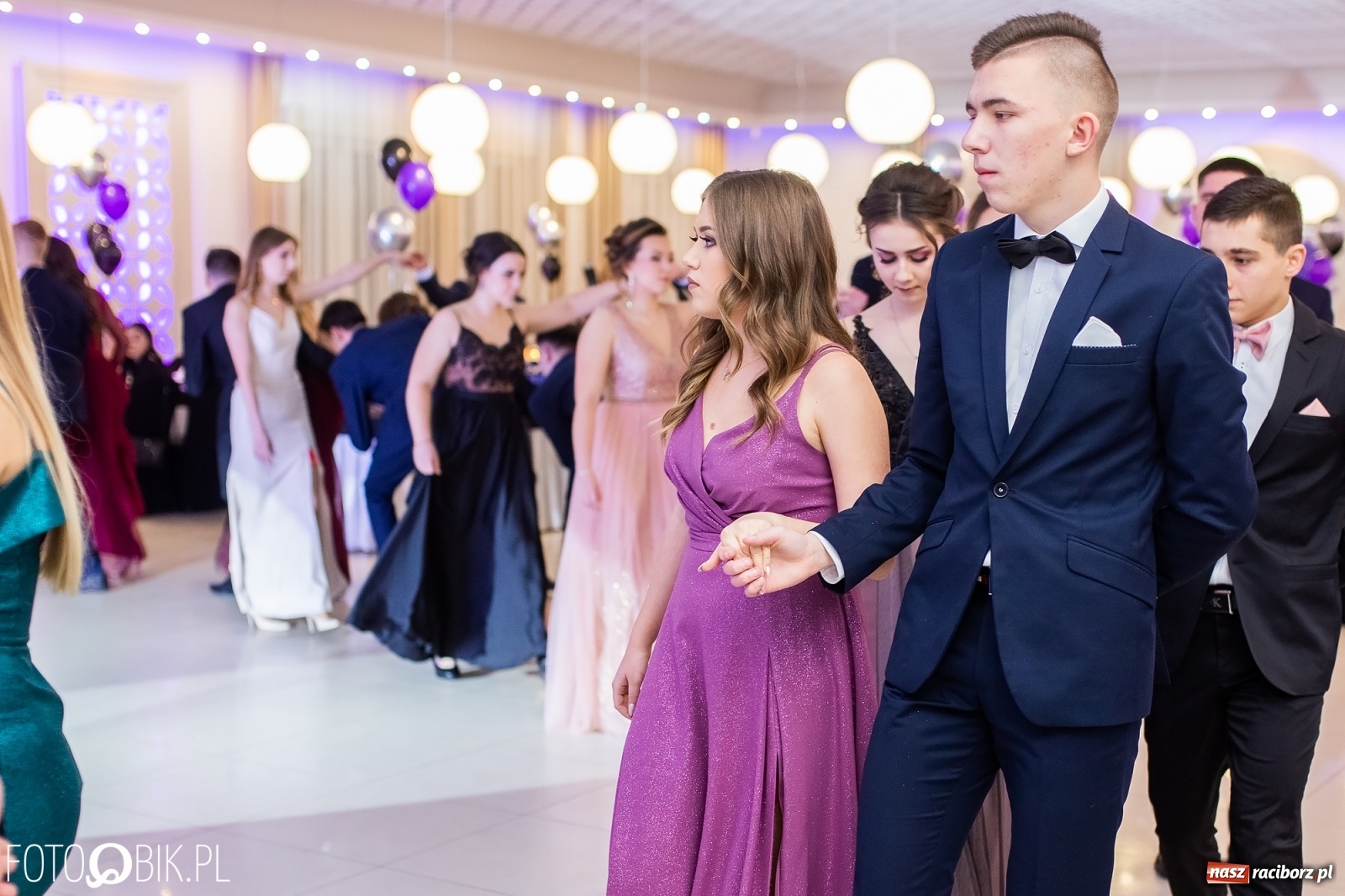 Zdjęcie w galerii na portalu naszraciborz.pl: Sportowcy i mundurowcy z ZSOMS Racibórz otworzyli sezon studniówek [FOTO i WIDEO] wiadomości z regionu