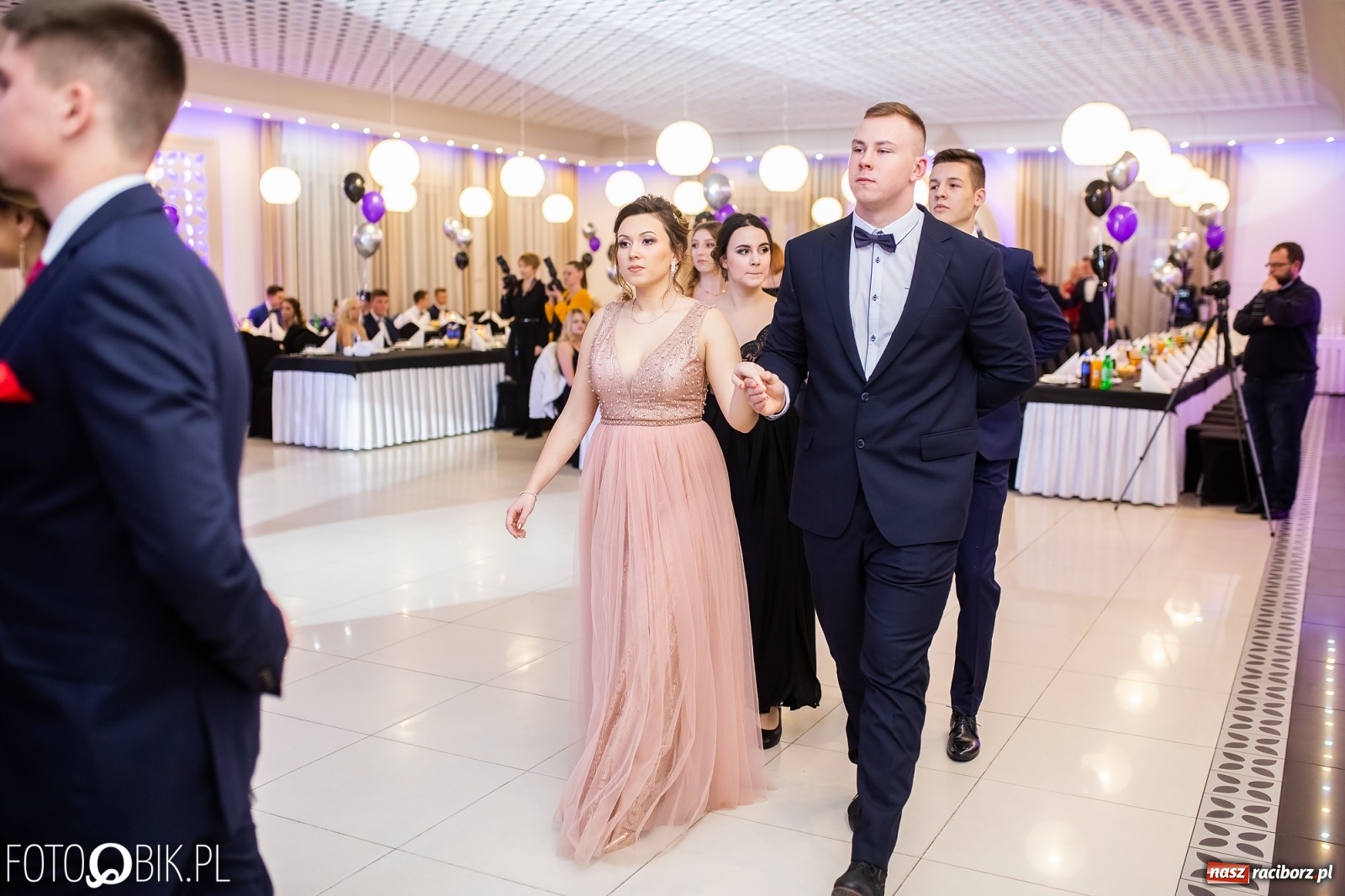 Zdjęcie w galerii na portalu naszraciborz.pl: Sportowcy i mundurowcy z ZSOMS Racibórz otworzyli sezon studniówek [FOTO i WIDEO] wiadomości z regionu