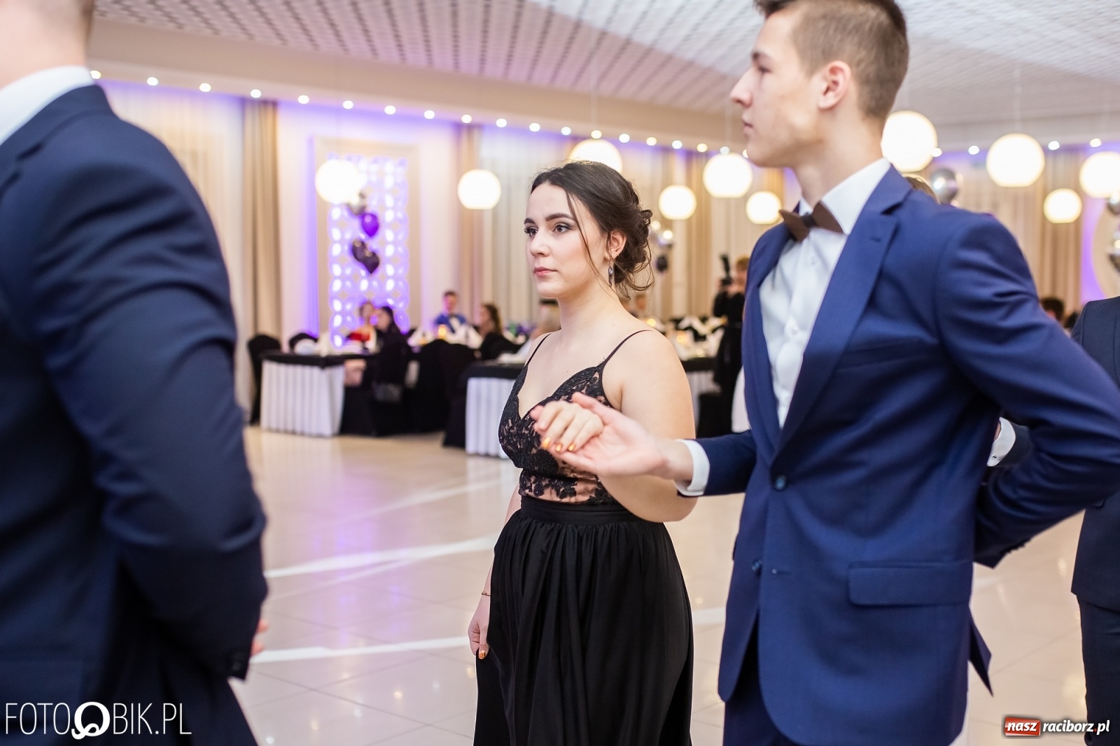 Zdjęcie w galerii na portalu naszraciborz.pl: Sportowcy i mundurowcy z ZSOMS Racibórz otworzyli sezon studniówek [FOTO i WIDEO] wiadomości z regionu