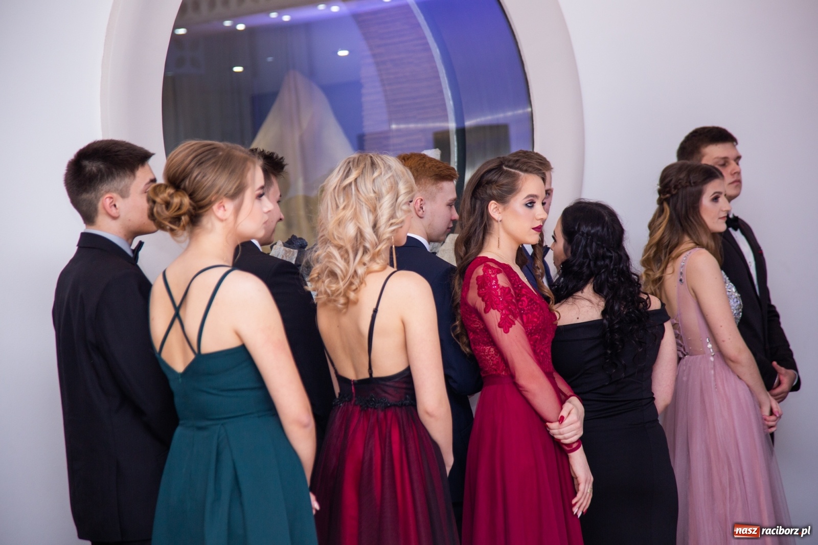 Zdjęcie w galerii na portalu naszraciborz.pl: Sportowcy i mundurowcy z ZSOMS Racibórz otworzyli sezon studniówek [FOTO i WIDEO] wiadomości z regionu