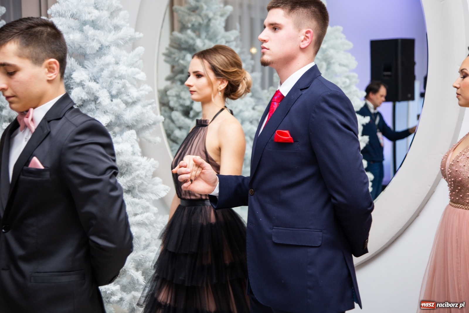 Zdjęcie w galerii na portalu naszraciborz.pl: Sportowcy i mundurowcy z ZSOMS Racibórz otworzyli sezon studniówek [FOTO i WIDEO] wiadomości z regionu