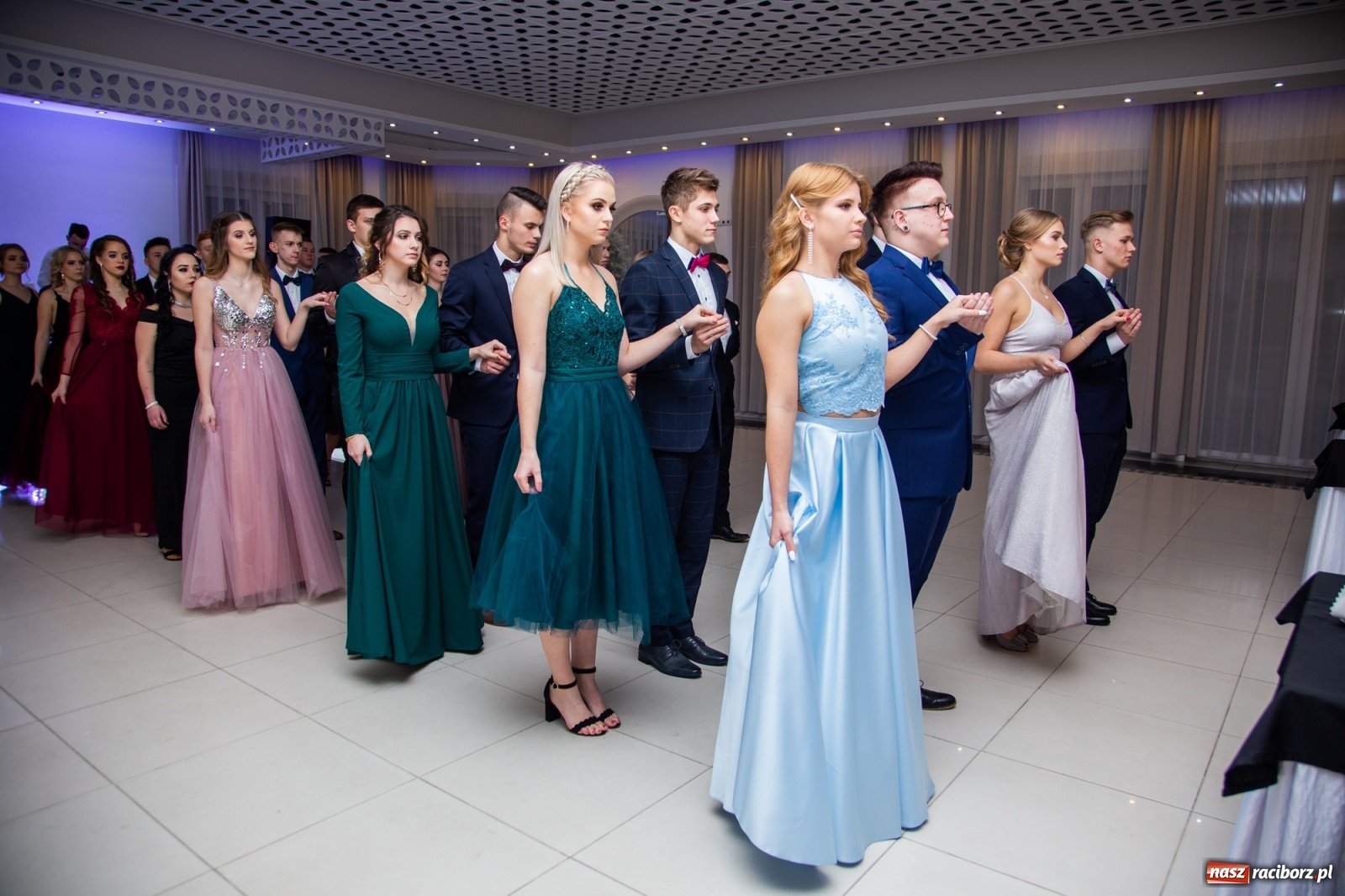 Zdjęcie w galerii na portalu naszraciborz.pl: Sportowcy i mundurowcy z ZSOMS Racibórz otworzyli sezon studniówek [FOTO i WIDEO] wiadomości z regionu