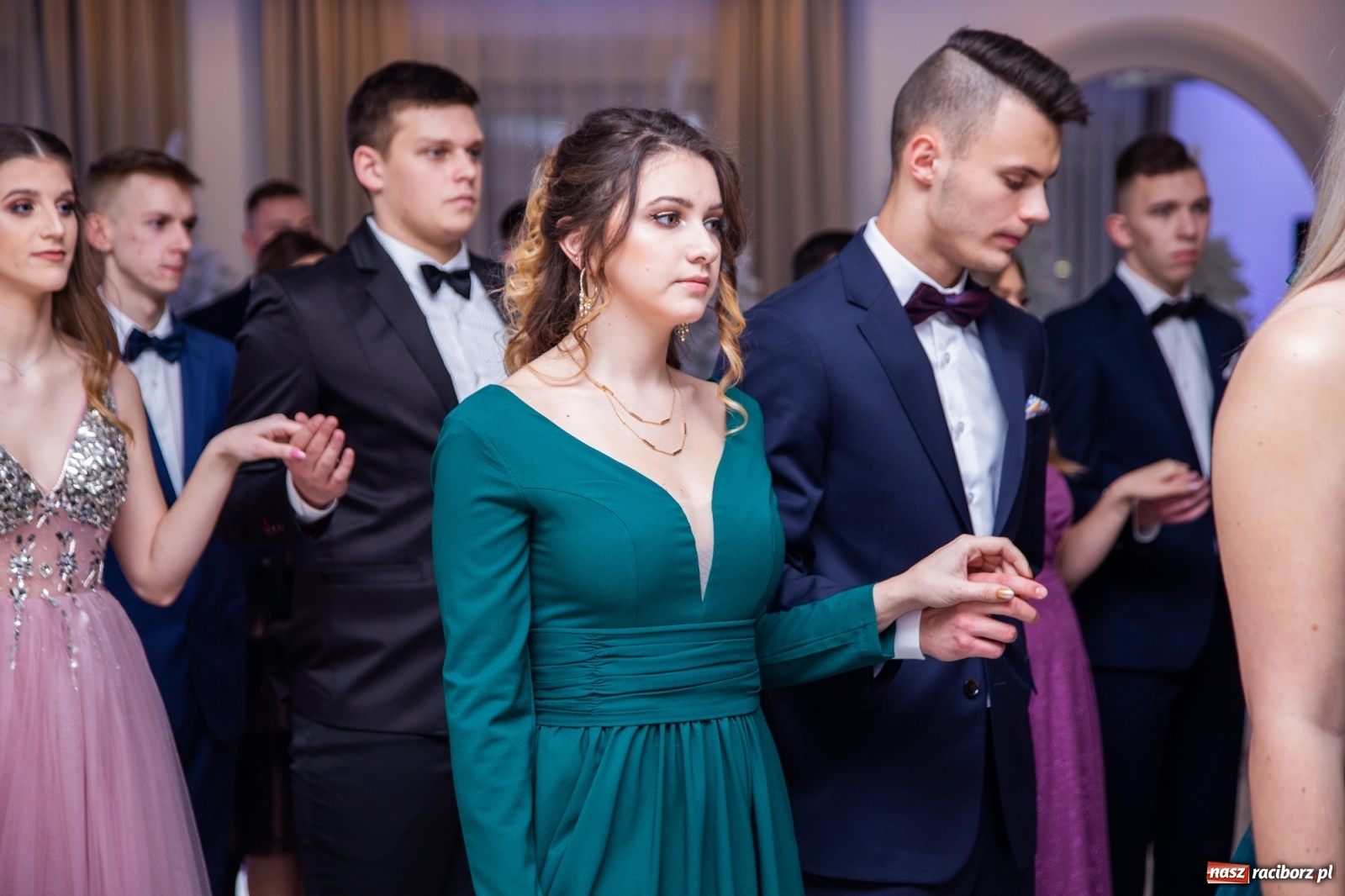 Zdjęcie w galerii na portalu naszraciborz.pl: Sportowcy i mundurowcy z ZSOMS Racibórz otworzyli sezon studniówek [FOTO i WIDEO] wiadomości z regionu