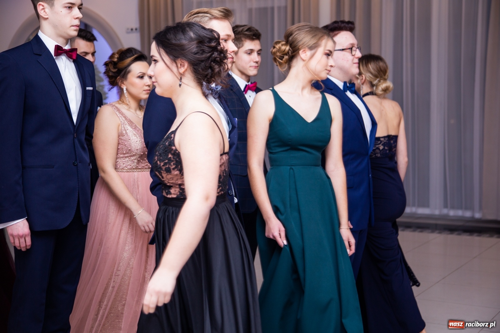 Zdjęcie w galerii na portalu naszraciborz.pl: Sportowcy i mundurowcy z ZSOMS Racibórz otworzyli sezon studniówek [FOTO i WIDEO] wiadomości z regionu