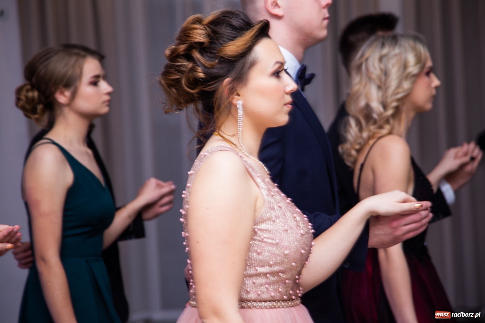 Zdjęcie w galerii na portalu naszraciborz.pl: Sportowcy i mundurowcy z ZSOMS Racibórz otworzyli sezon studniówek [FOTO i WIDEO] wiadomości z regionu