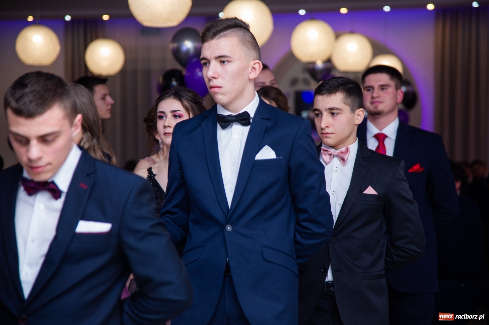 Zdjęcie w galerii na portalu naszraciborz.pl: Sportowcy i mundurowcy z ZSOMS Racibórz otworzyli sezon studniówek [FOTO i WIDEO] wiadomości z regionu