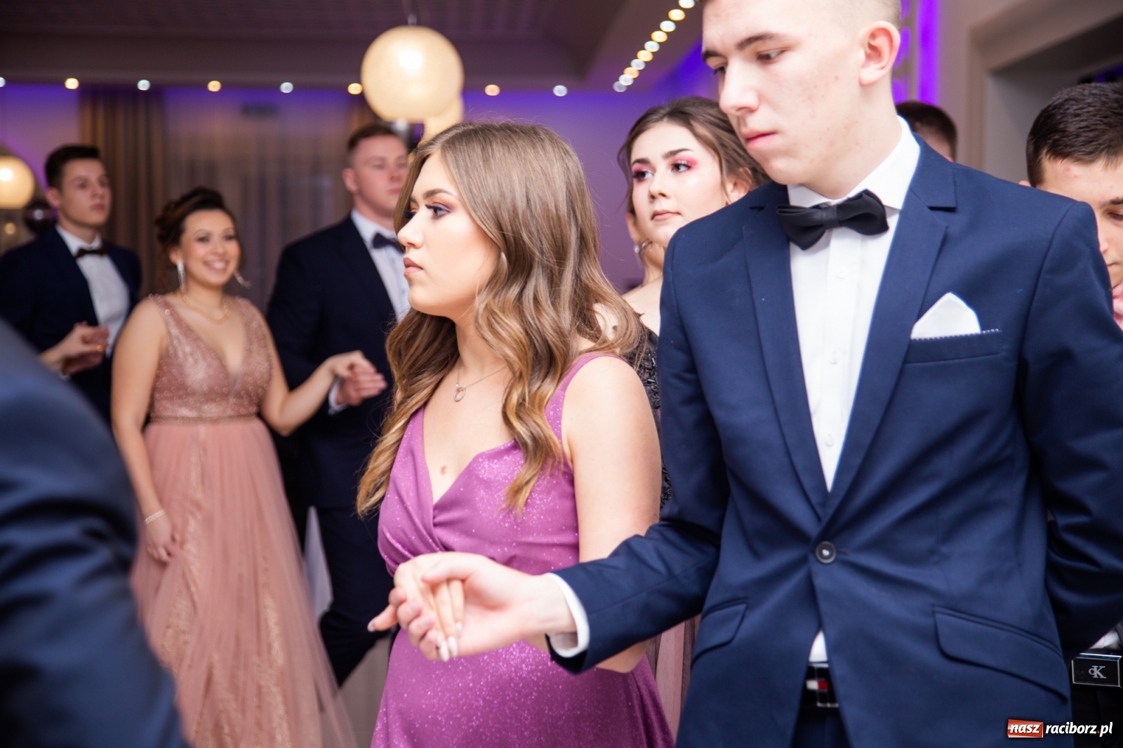 Zdjęcie w galerii na portalu naszraciborz.pl: Sportowcy i mundurowcy z ZSOMS Racibórz otworzyli sezon studniówek [FOTO i WIDEO] wiadomości z regionu