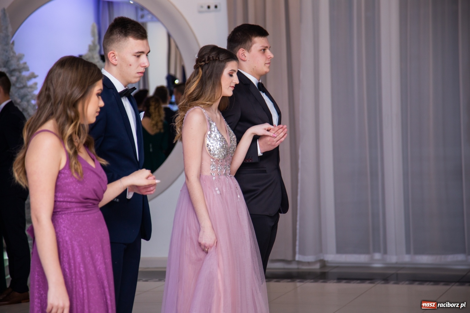 Zdjęcie w galerii na portalu naszraciborz.pl: Sportowcy i mundurowcy z ZSOMS Racibórz otworzyli sezon studniówek [FOTO i WIDEO] wiadomości z regionu