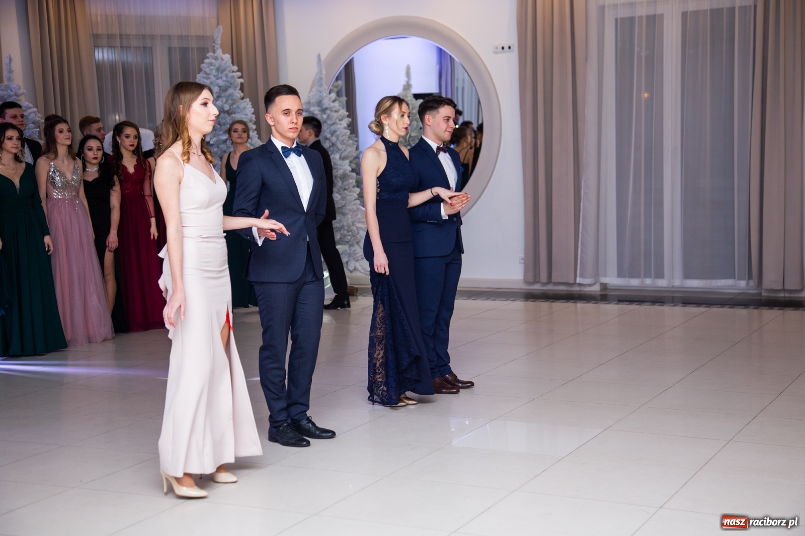 Zdjęcie w galerii na portalu naszraciborz.pl: Sportowcy i mundurowcy z ZSOMS Racibórz otworzyli sezon studniówek [FOTO i WIDEO] wiadomości z regionu