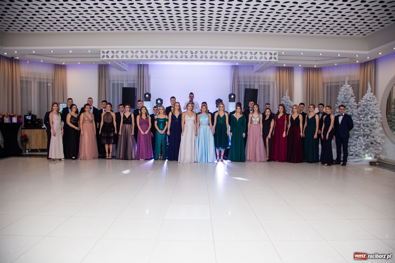 Zdjęcie w galerii na portalu naszraciborz.pl: Sportowcy i mundurowcy z ZSOMS Racibórz otworzyli sezon studniówek [FOTO i WIDEO] wiadomości z regionu