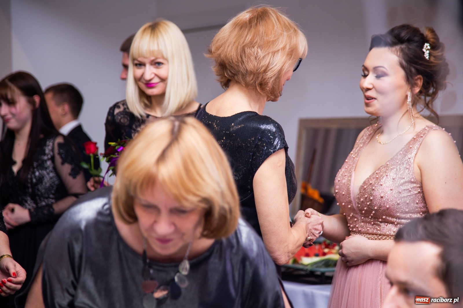 Zdjęcie w galerii na portalu naszraciborz.pl: Sportowcy i mundurowcy z ZSOMS Racibórz otworzyli sezon studniówek [FOTO i WIDEO] wiadomości z regionu