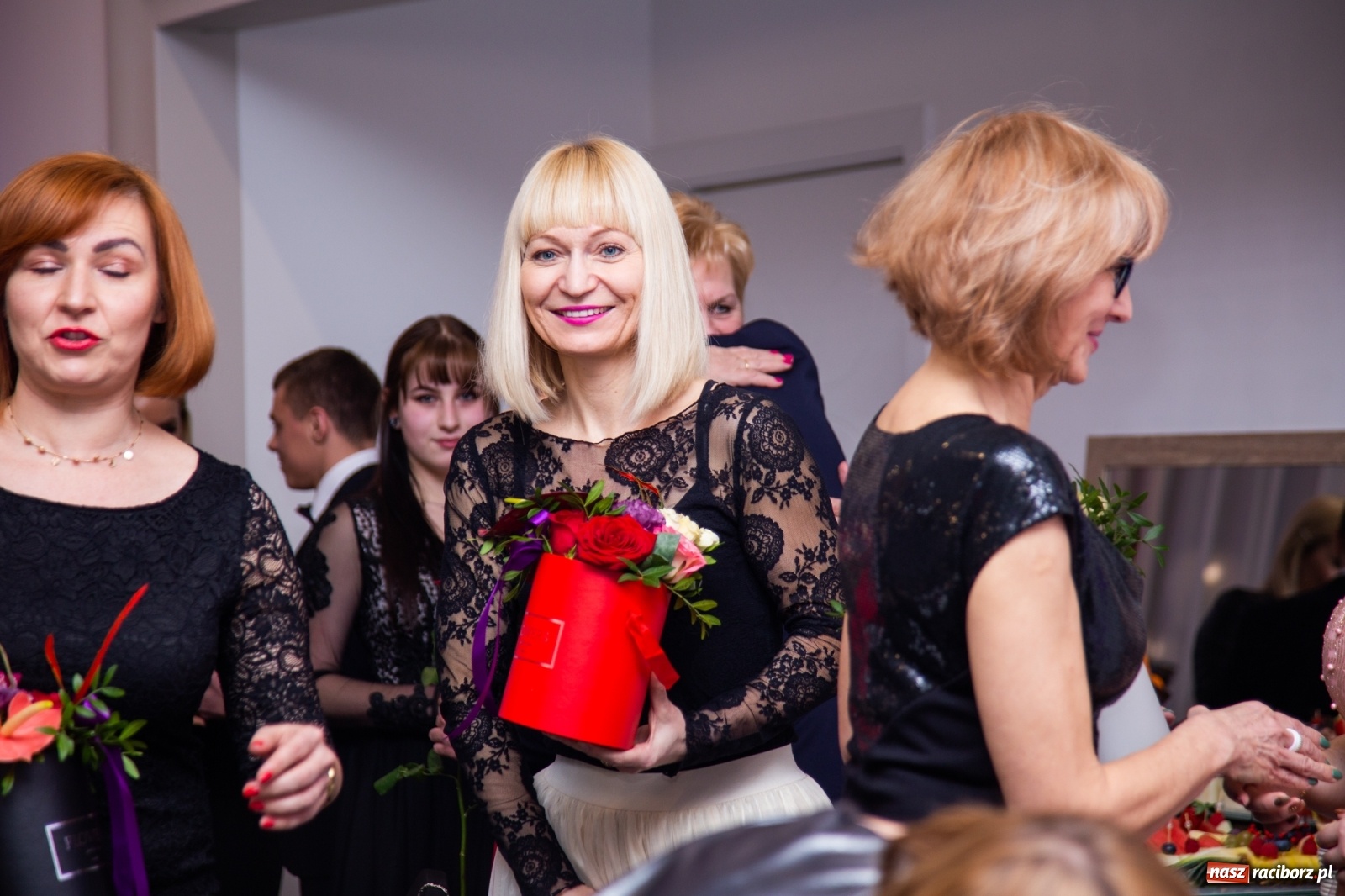 Zdjęcie w galerii na portalu naszraciborz.pl: Sportowcy i mundurowcy z ZSOMS Racibórz otworzyli sezon studniówek [FOTO i WIDEO] wiadomości z regionu