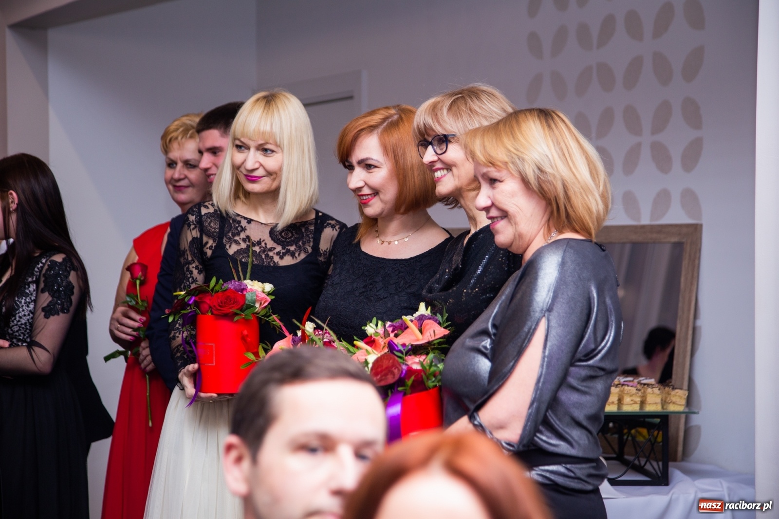 Zdjęcie w galerii na portalu naszraciborz.pl: Sportowcy i mundurowcy z ZSOMS Racibórz otworzyli sezon studniówek [FOTO i WIDEO] wiadomości z regionu