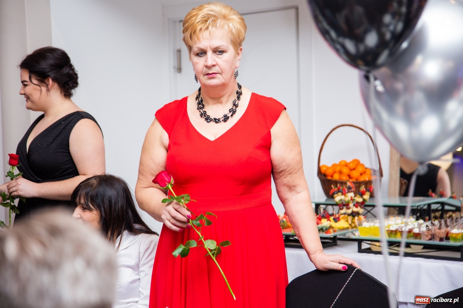 Zdjęcie w galerii na portalu naszraciborz.pl: Sportowcy i mundurowcy z ZSOMS Racibórz otworzyli sezon studniówek [FOTO i WIDEO] wiadomości z regionu