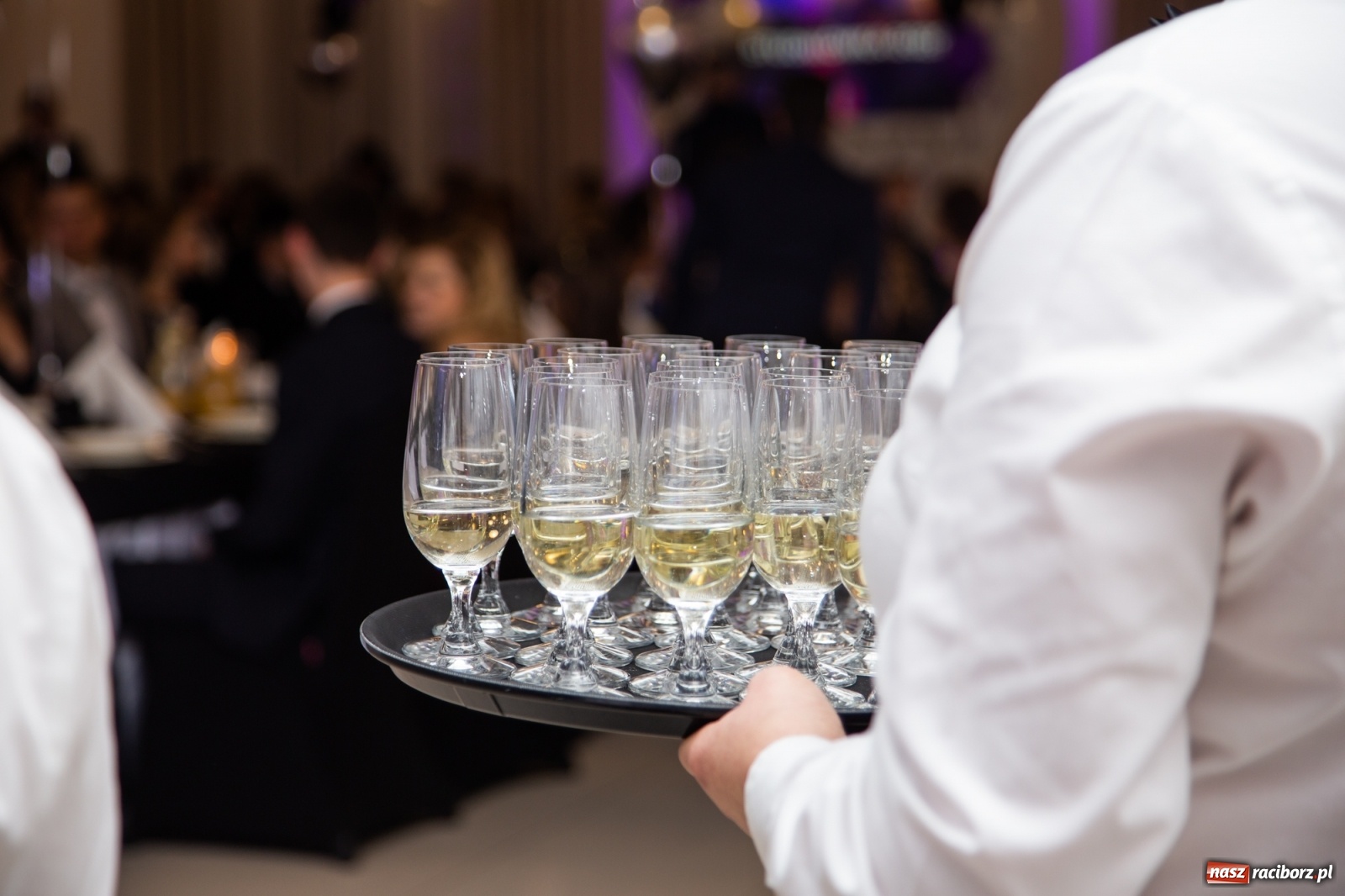 Zdjęcie w galerii na portalu naszraciborz.pl: Sportowcy i mundurowcy z ZSOMS Racibórz otworzyli sezon studniówek [FOTO i WIDEO] wiadomości z regionu