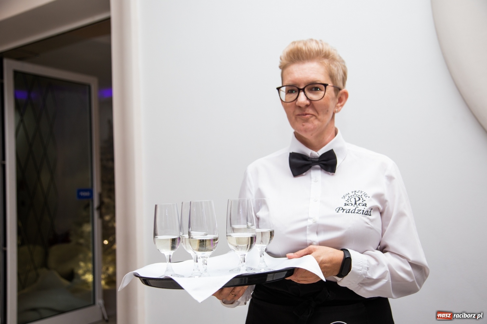 Zdjęcie w galerii na portalu naszraciborz.pl: Sportowcy i mundurowcy z ZSOMS Racibórz otworzyli sezon studniówek [FOTO i WIDEO] wiadomości z regionu