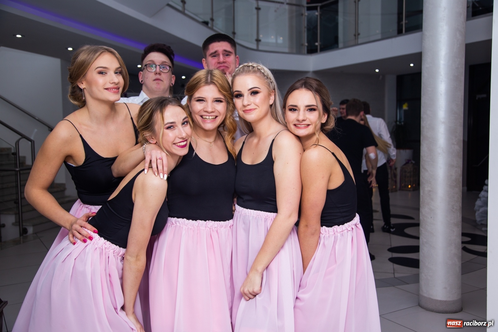 Zdjęcie w galerii na portalu naszraciborz.pl: Sportowcy i mundurowcy z ZSOMS Racibórz otworzyli sezon studniówek [FOTO i WIDEO] wiadomości z regionu