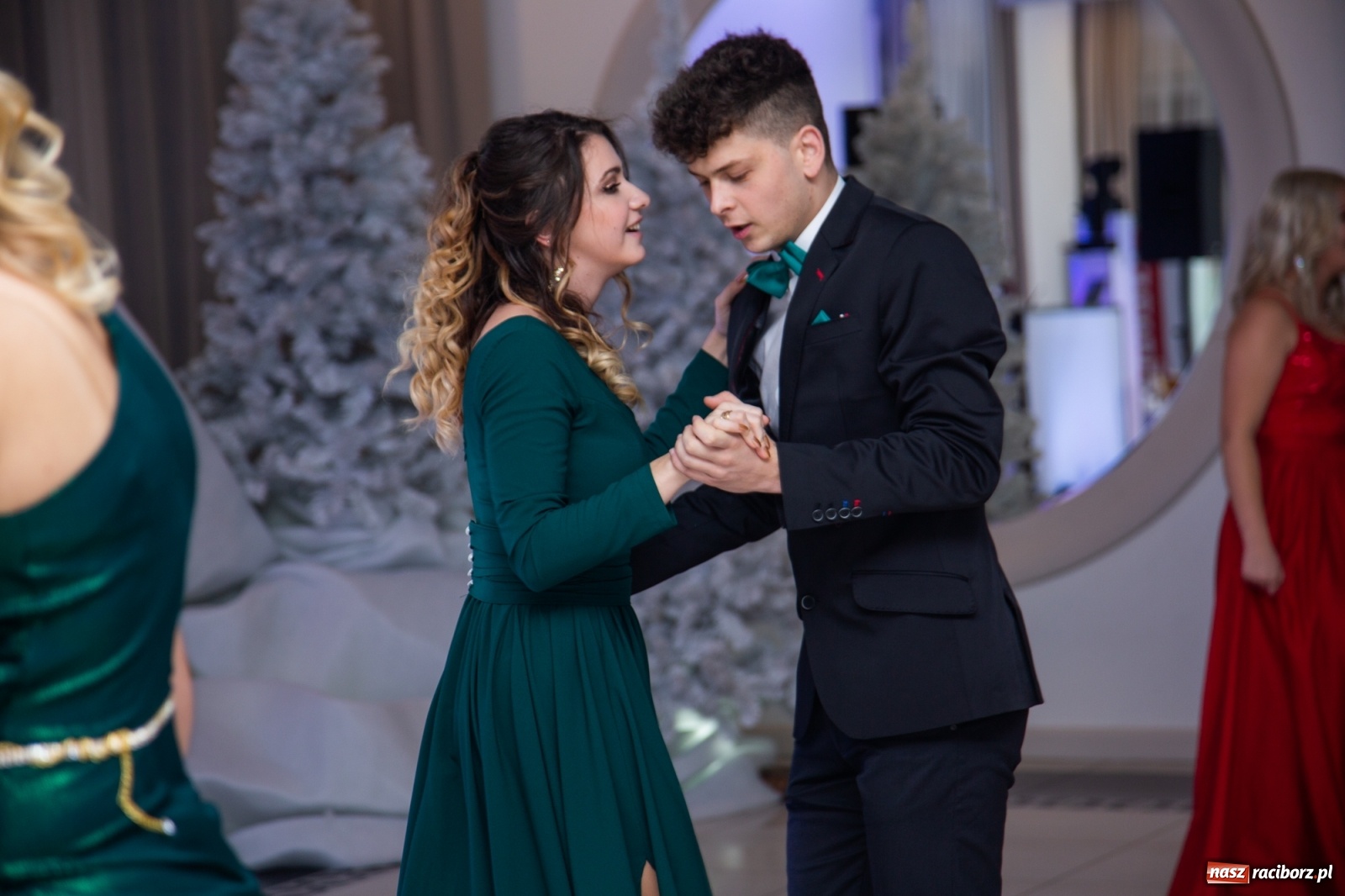 Zdjęcie w galerii na portalu naszraciborz.pl: Sportowcy i mundurowcy z ZSOMS Racibórz otworzyli sezon studniówek [FOTO i WIDEO] wiadomości z regionu