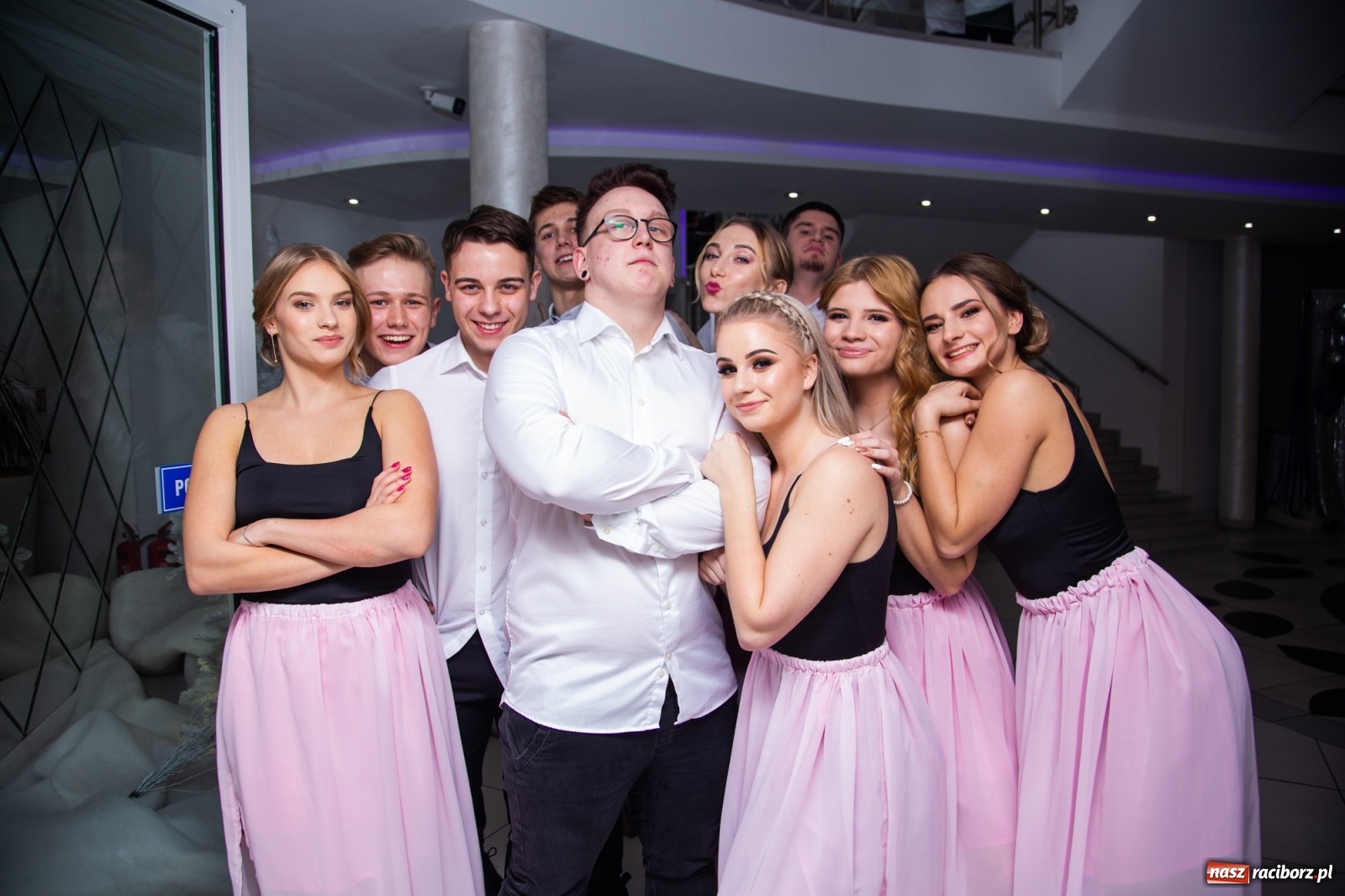 Zdjęcie w galerii na portalu naszraciborz.pl: Sportowcy i mundurowcy z ZSOMS Racibórz otworzyli sezon studniówek [FOTO i WIDEO] wiadomości z regionu