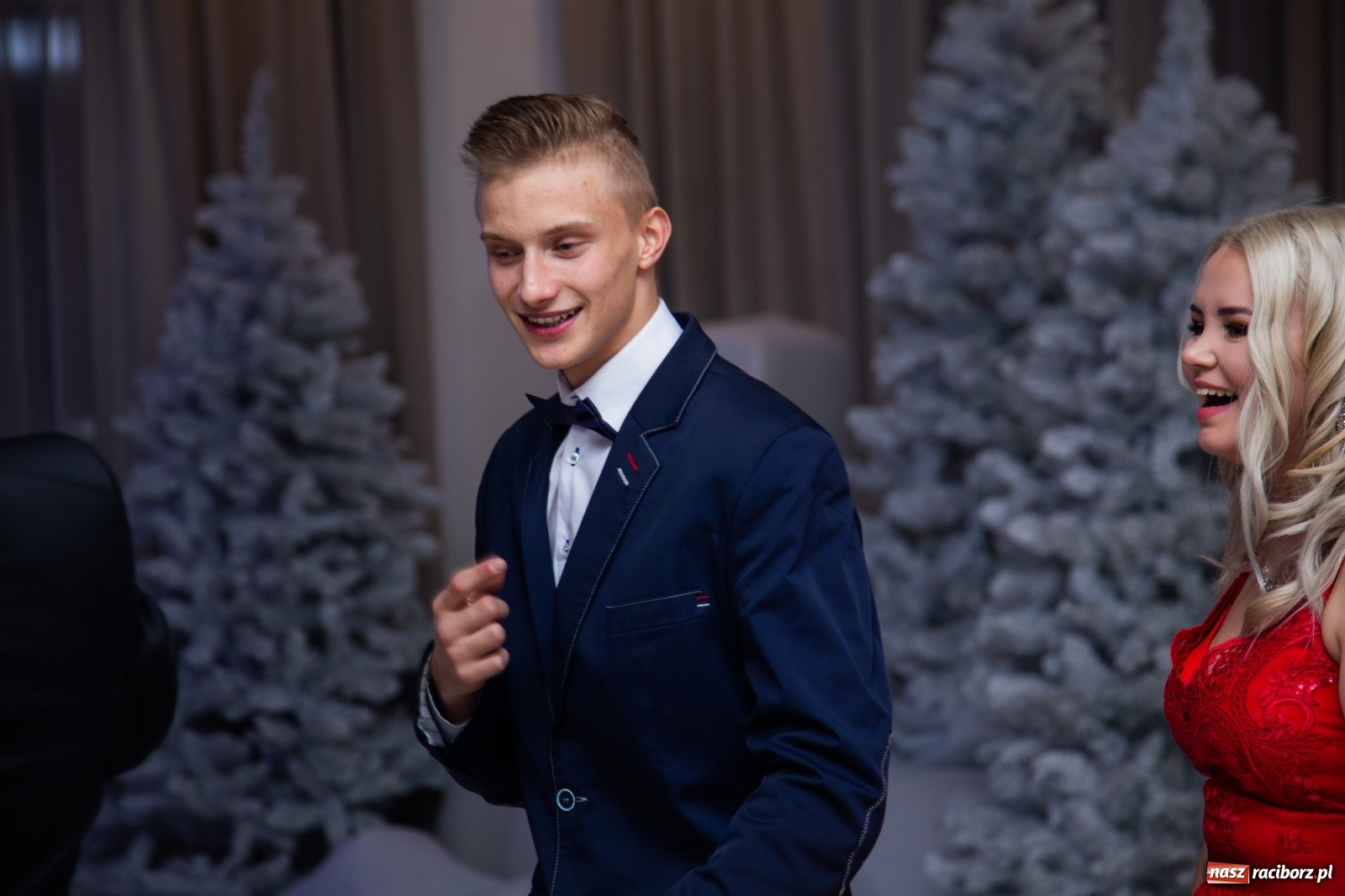 Zdjęcie w galerii na portalu naszraciborz.pl: Sportowcy i mundurowcy z ZSOMS Racibórz otworzyli sezon studniówek [FOTO i WIDEO] wiadomości z regionu