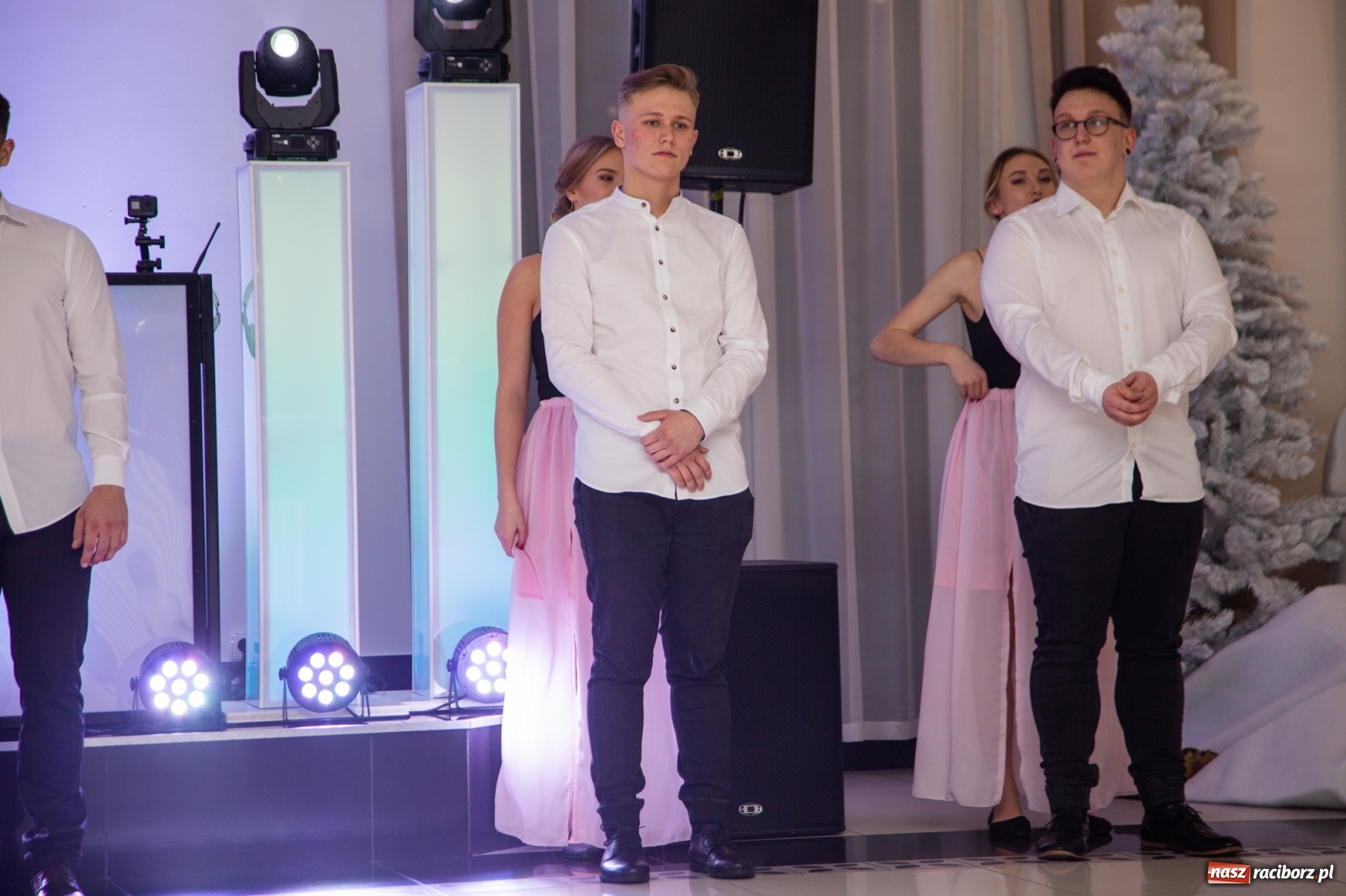 Zdjęcie w galerii na portalu naszraciborz.pl: Sportowcy i mundurowcy z ZSOMS Racibórz otworzyli sezon studniówek [FOTO i WIDEO] wiadomości z regionu