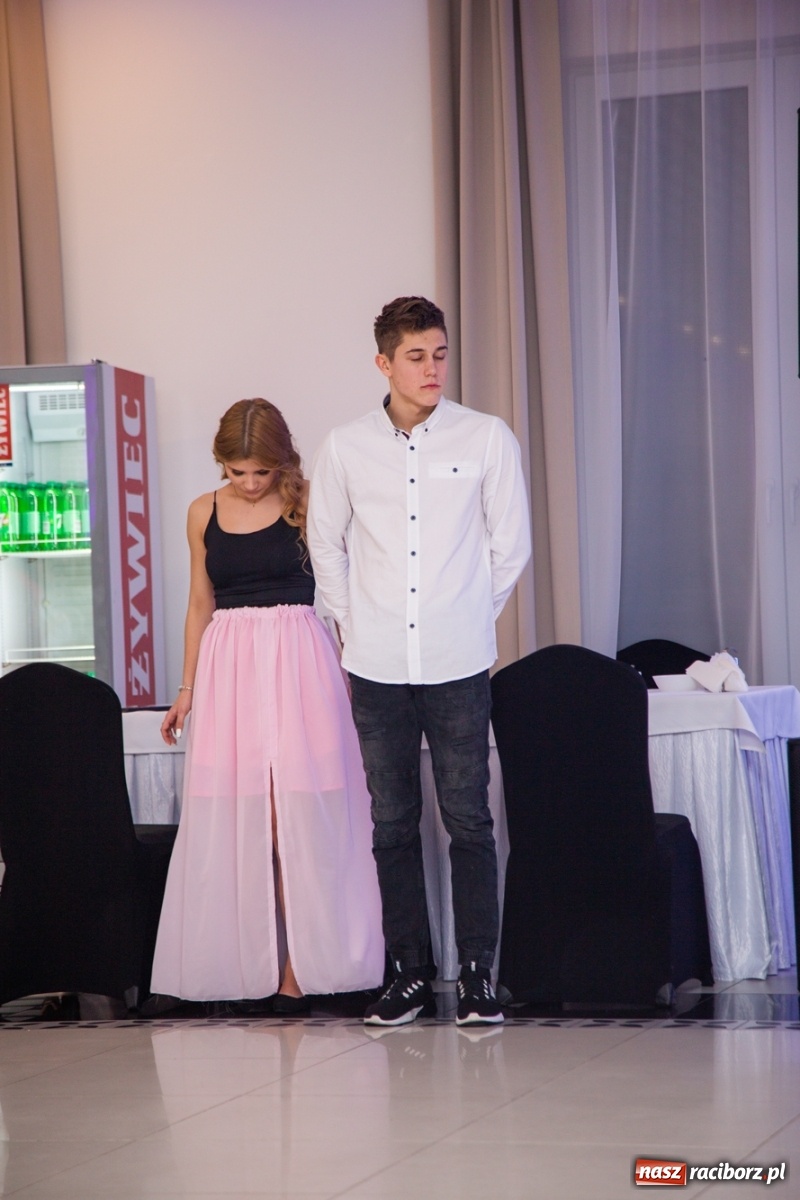 Zdjęcie w galerii na portalu naszraciborz.pl: Sportowcy i mundurowcy z ZSOMS Racibórz otworzyli sezon studniówek [FOTO i WIDEO] wiadomości z regionu