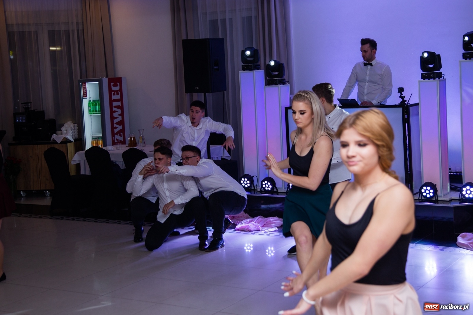 Zdjęcie w galerii na portalu naszraciborz.pl: Sportowcy i mundurowcy z ZSOMS Racibórz otworzyli sezon studniówek [FOTO i WIDEO] wiadomości z regionu