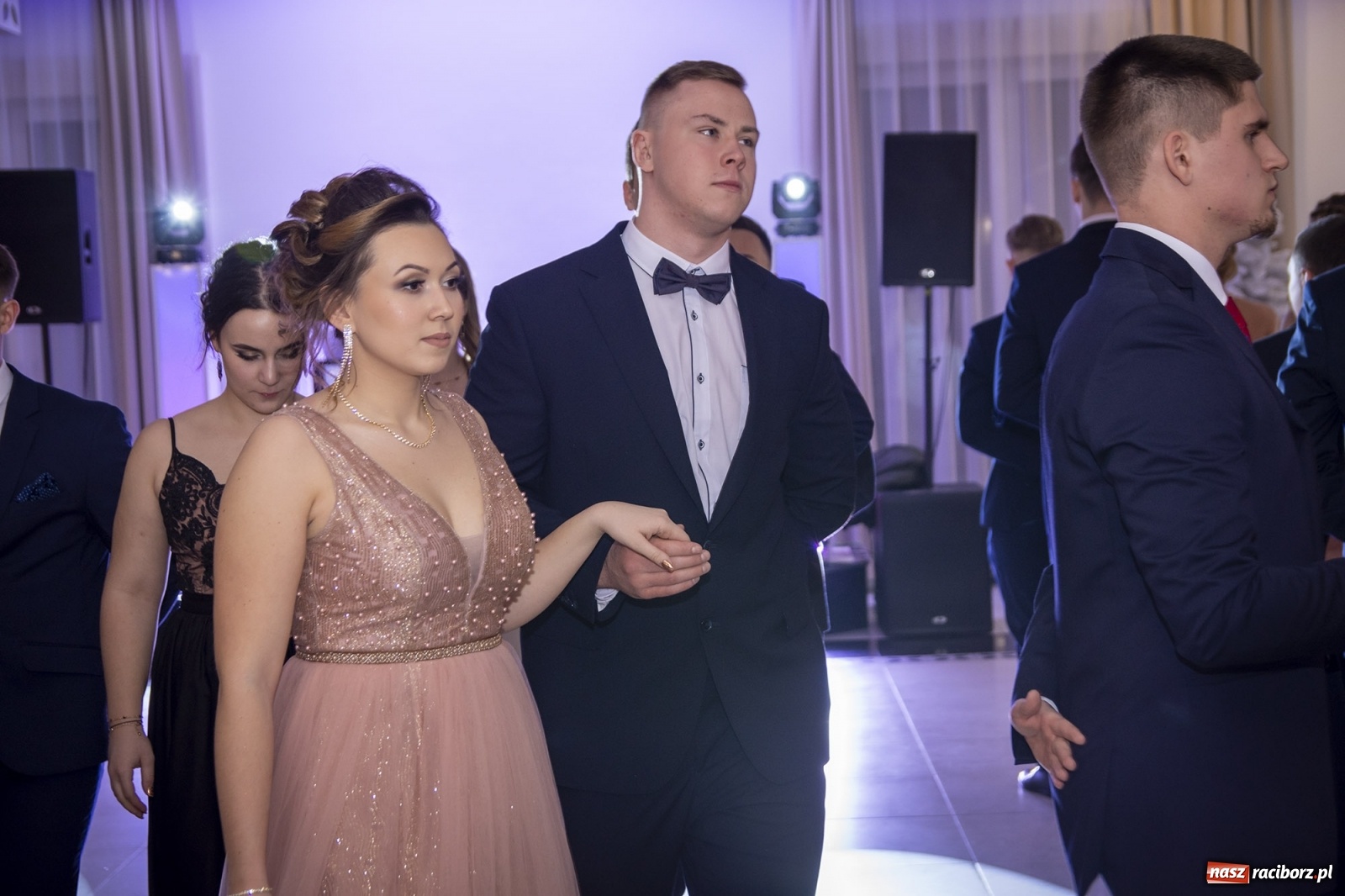 Zdjęcie w galerii na portalu naszraciborz.pl: Sportowcy i mundurowcy z ZSOMS Racibórz otworzyli sezon studniówek [FOTO i WIDEO] wiadomości z regionu