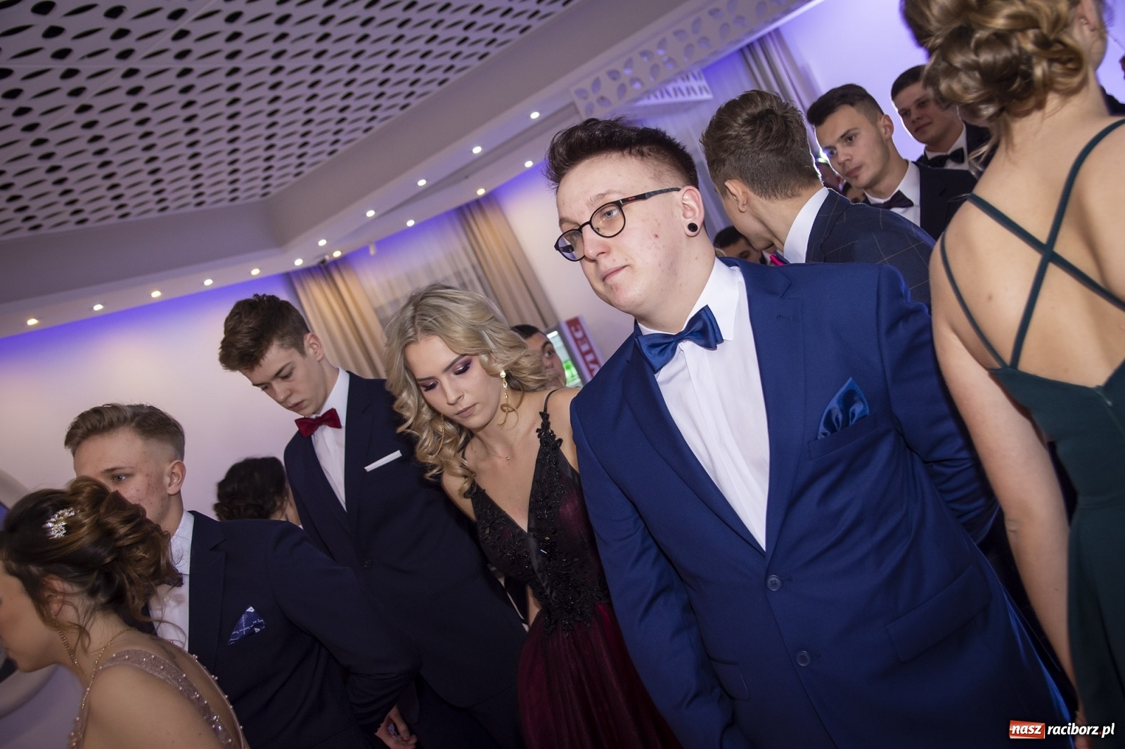 Zdjęcie w galerii na portalu naszraciborz.pl: Sportowcy i mundurowcy z ZSOMS Racibórz otworzyli sezon studniówek [FOTO i WIDEO] wiadomości z regionu