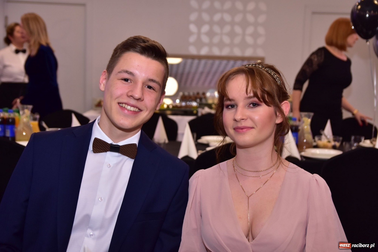 Zdjęcie w galerii na portalu naszraciborz.pl: Sportowcy i mundurowcy z ZSOMS Racibórz otworzyli sezon studniówek [FOTO i WIDEO] wiadomości z regionu