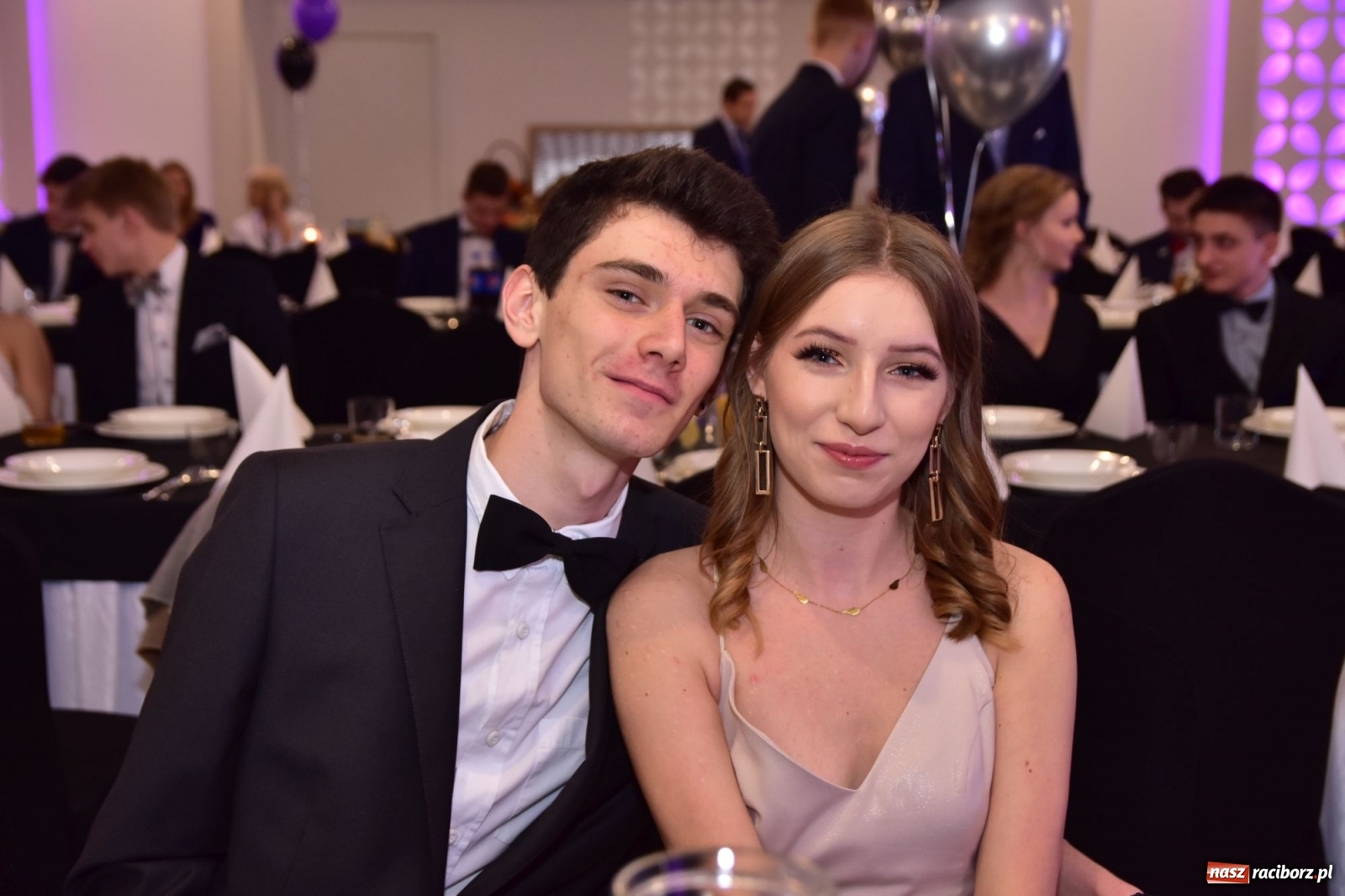 Zdjęcie w galerii na portalu naszraciborz.pl: Sportowcy i mundurowcy z ZSOMS Racibórz otworzyli sezon studniówek [FOTO i WIDEO] wiadomości z regionu