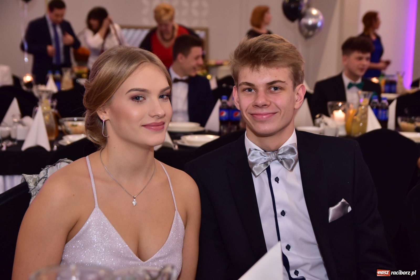 Zdjęcie w galerii na portalu naszraciborz.pl: Sportowcy i mundurowcy z ZSOMS Racibórz otworzyli sezon studniówek [FOTO i WIDEO] wiadomości z regionu