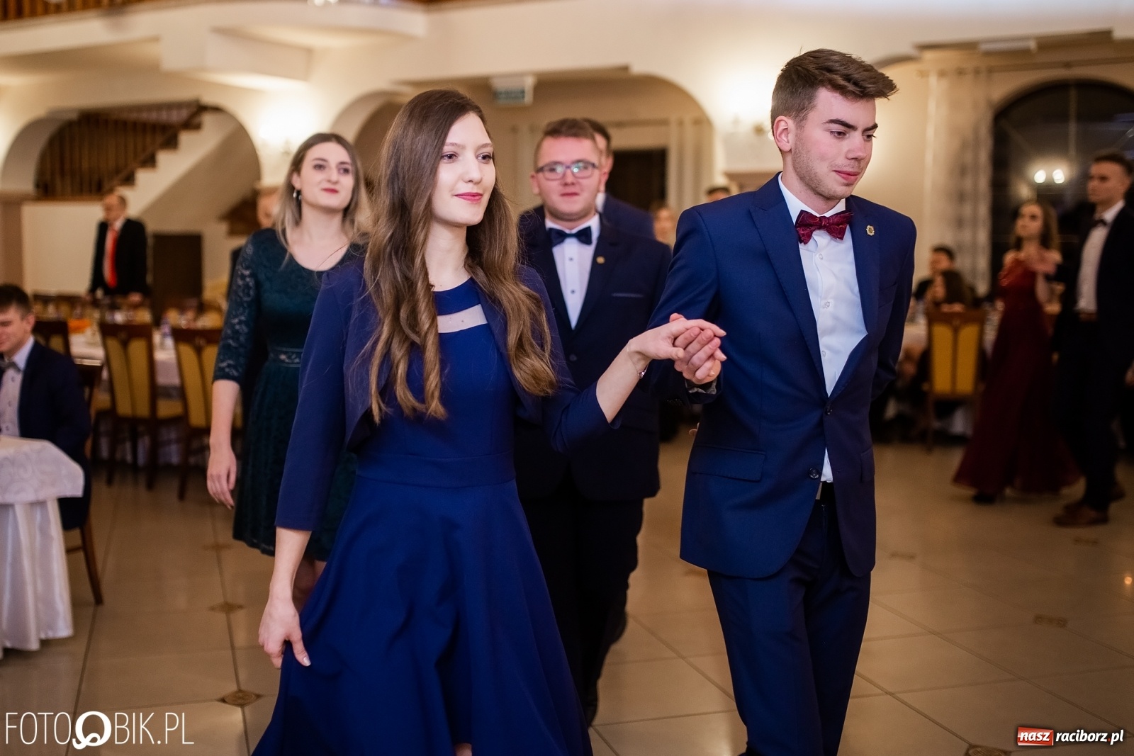 Zdjęcie w galerii na portalu naszraciborz.pl: Maturzyści z Mechanika wyszli do studniówkowego poloneza [FOTO i WIDEO] wiadomości z regionu