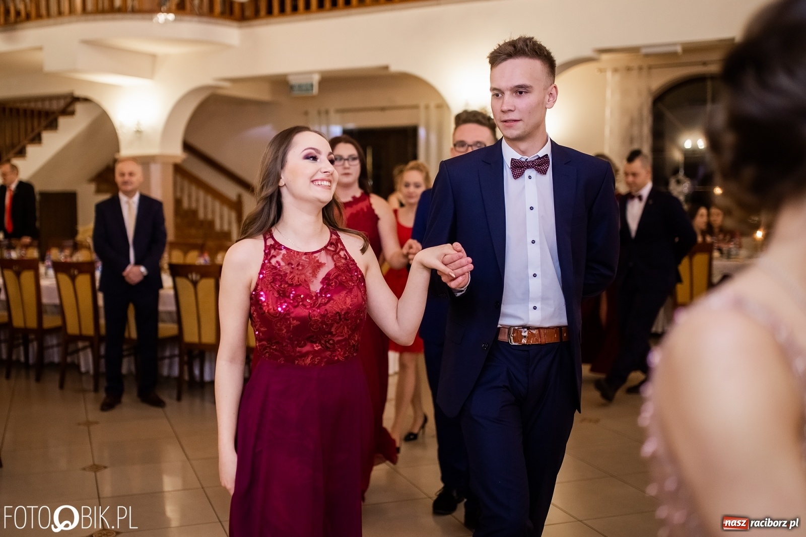 Zdjęcie w galerii na portalu naszraciborz.pl: Maturzyści z Mechanika wyszli do studniówkowego poloneza [FOTO i WIDEO] wiadomości z regionu