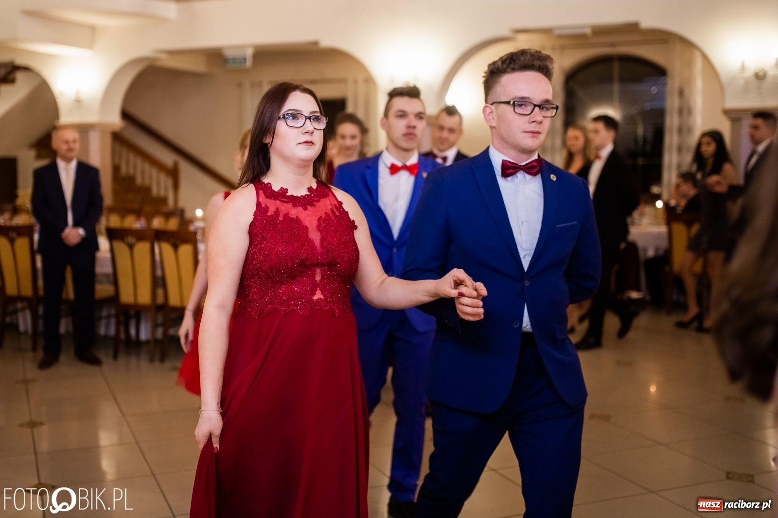 Zdjęcie w galerii na portalu naszraciborz.pl: Maturzyści z Mechanika wyszli do studniówkowego poloneza [FOTO i WIDEO] wiadomości z regionu