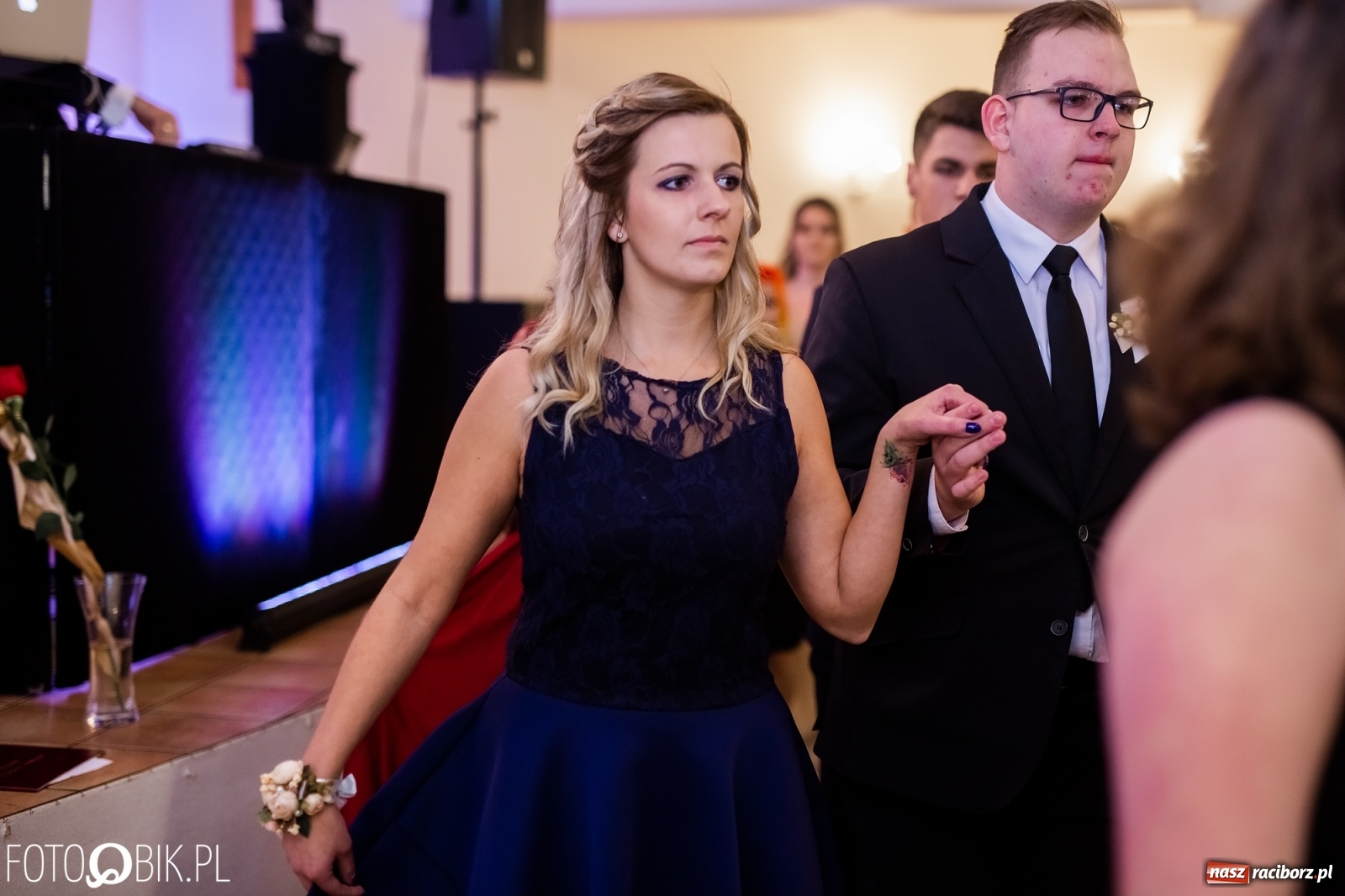 Zdjęcie w galerii na portalu naszraciborz.pl: Maturzyści z Mechanika wyszli do studniówkowego poloneza [FOTO i WIDEO] wiadomości z regionu