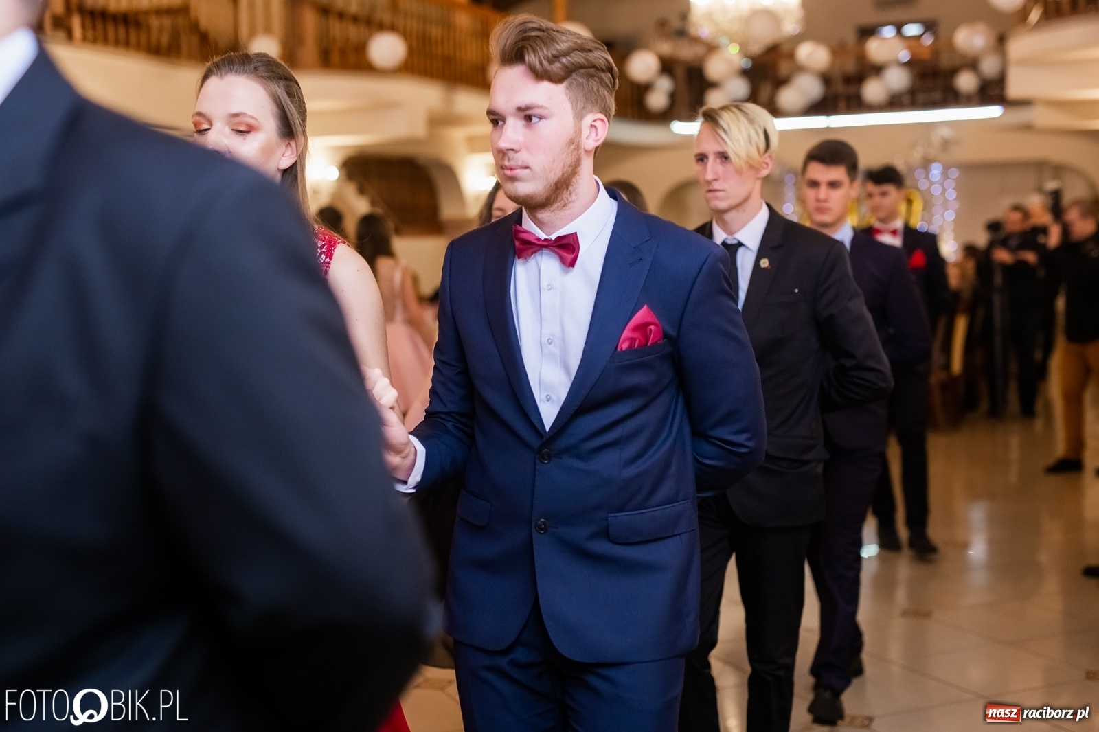 Zdjęcie w galerii na portalu naszraciborz.pl: Maturzyści z Mechanika wyszli do studniówkowego poloneza [FOTO i WIDEO] wiadomości z regionu