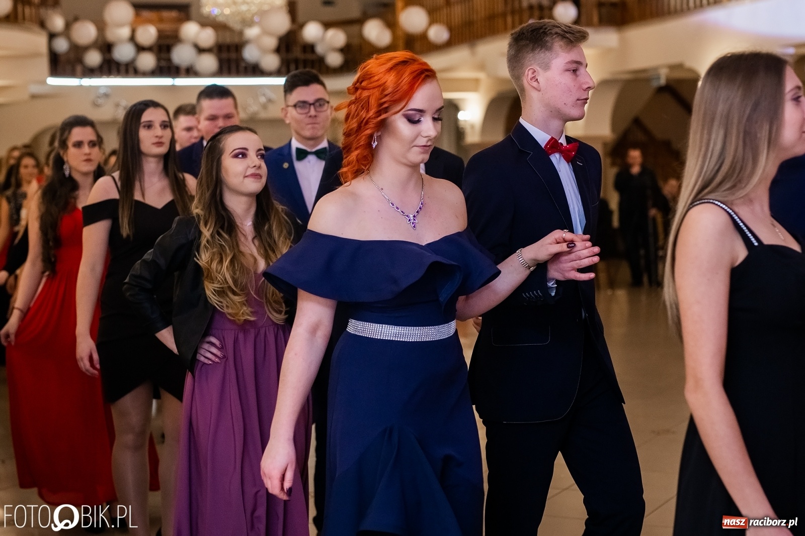 Zdjęcie w galerii na portalu naszraciborz.pl: Maturzyści z Mechanika wyszli do studniówkowego poloneza [FOTO i WIDEO] wiadomości z regionu