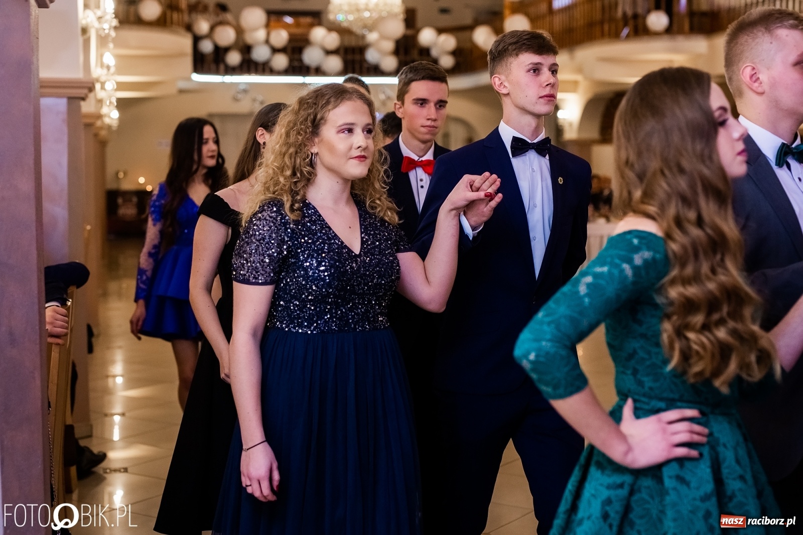 Zdjęcie w galerii na portalu naszraciborz.pl: Maturzyści z Mechanika wyszli do studniówkowego poloneza [FOTO i WIDEO] wiadomości z regionu