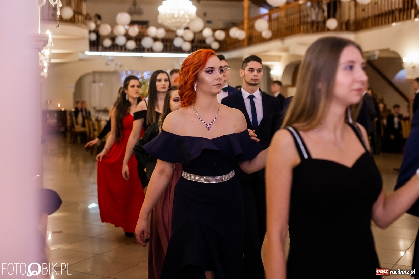 Zdjęcie w galerii na portalu naszraciborz.pl: Maturzyści z Mechanika wyszli do studniówkowego poloneza [FOTO i WIDEO] wiadomości z regionu