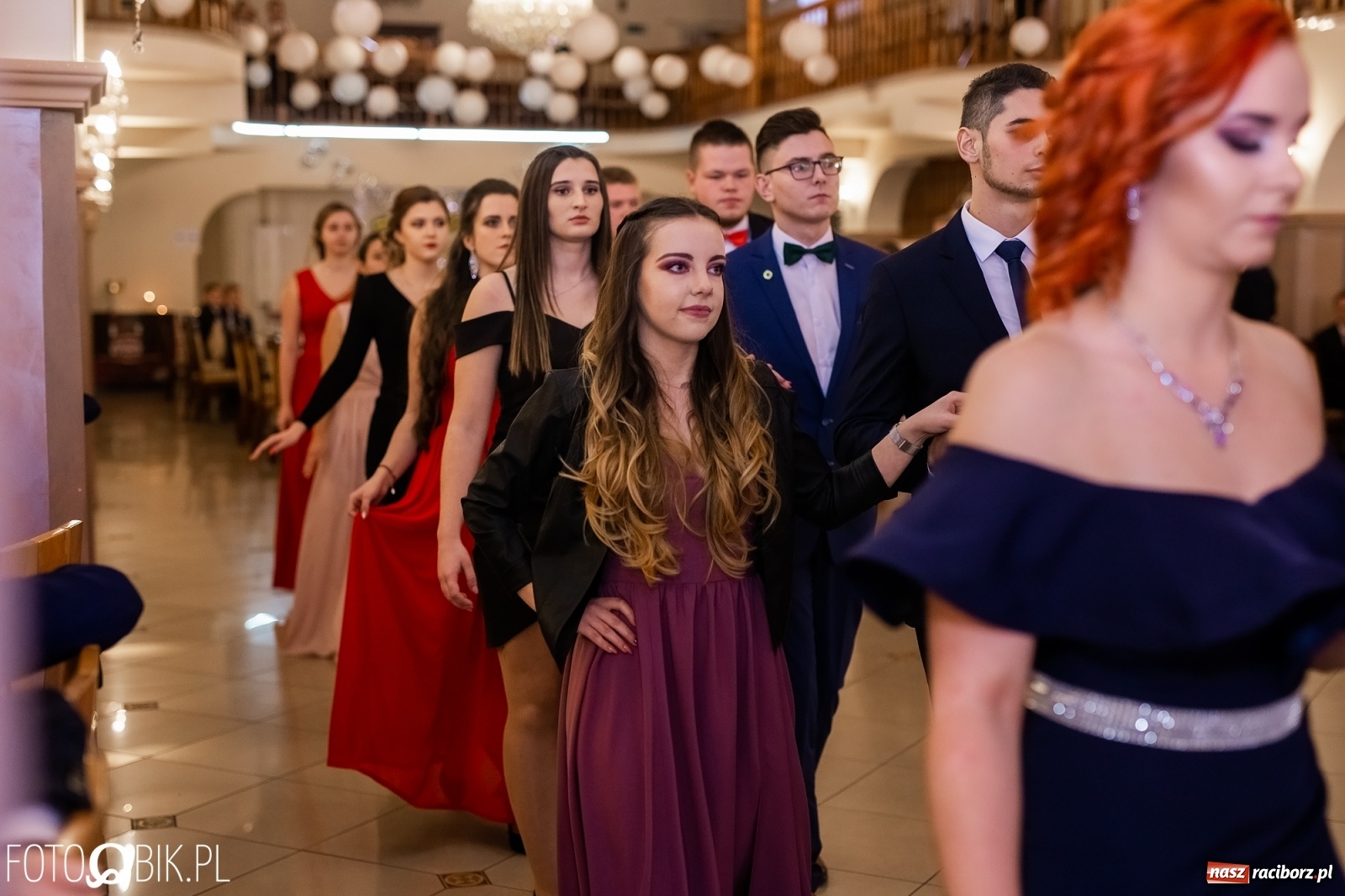 Zdjęcie w galerii na portalu naszraciborz.pl: Maturzyści z Mechanika wyszli do studniówkowego poloneza [FOTO i WIDEO] wiadomości z regionu