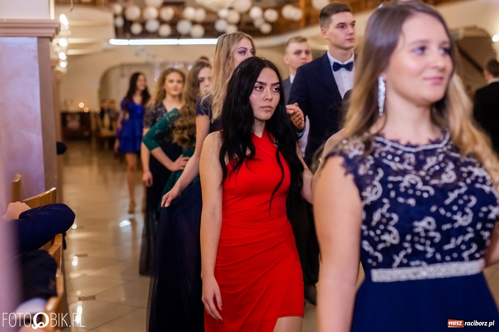 Zdjęcie w galerii na portalu naszraciborz.pl: Maturzyści z Mechanika wyszli do studniówkowego poloneza [FOTO i WIDEO] wiadomości z regionu