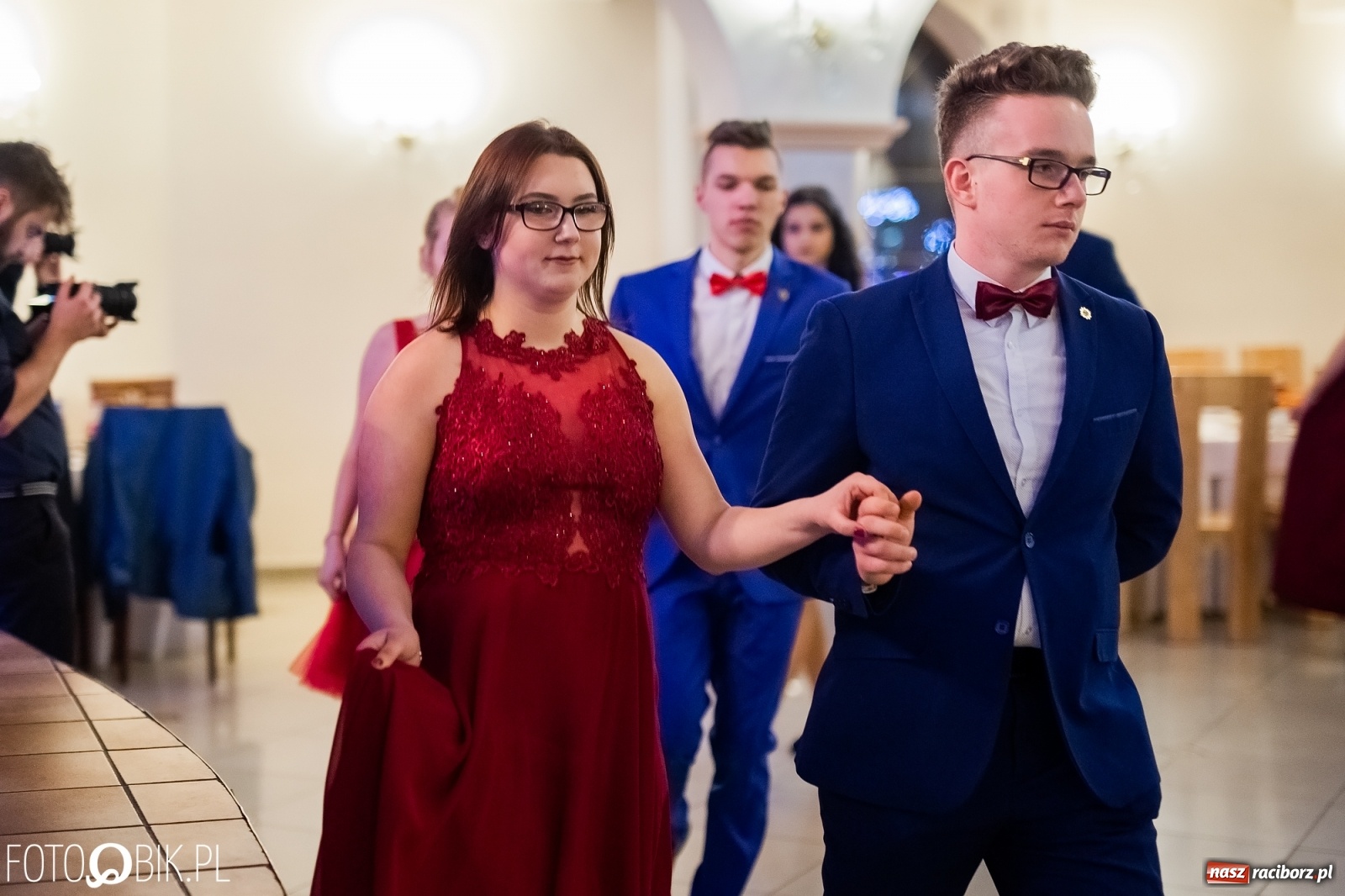 Zdjęcie w galerii na portalu naszraciborz.pl: Maturzyści z Mechanika wyszli do studniówkowego poloneza [FOTO i WIDEO] wiadomości z regionu