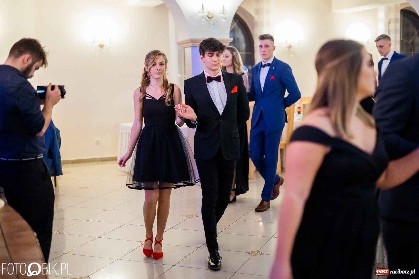 Zdjęcie w galerii na portalu naszraciborz.pl: Maturzyści z Mechanika wyszli do studniówkowego poloneza [FOTO i WIDEO] wiadomości z regionu