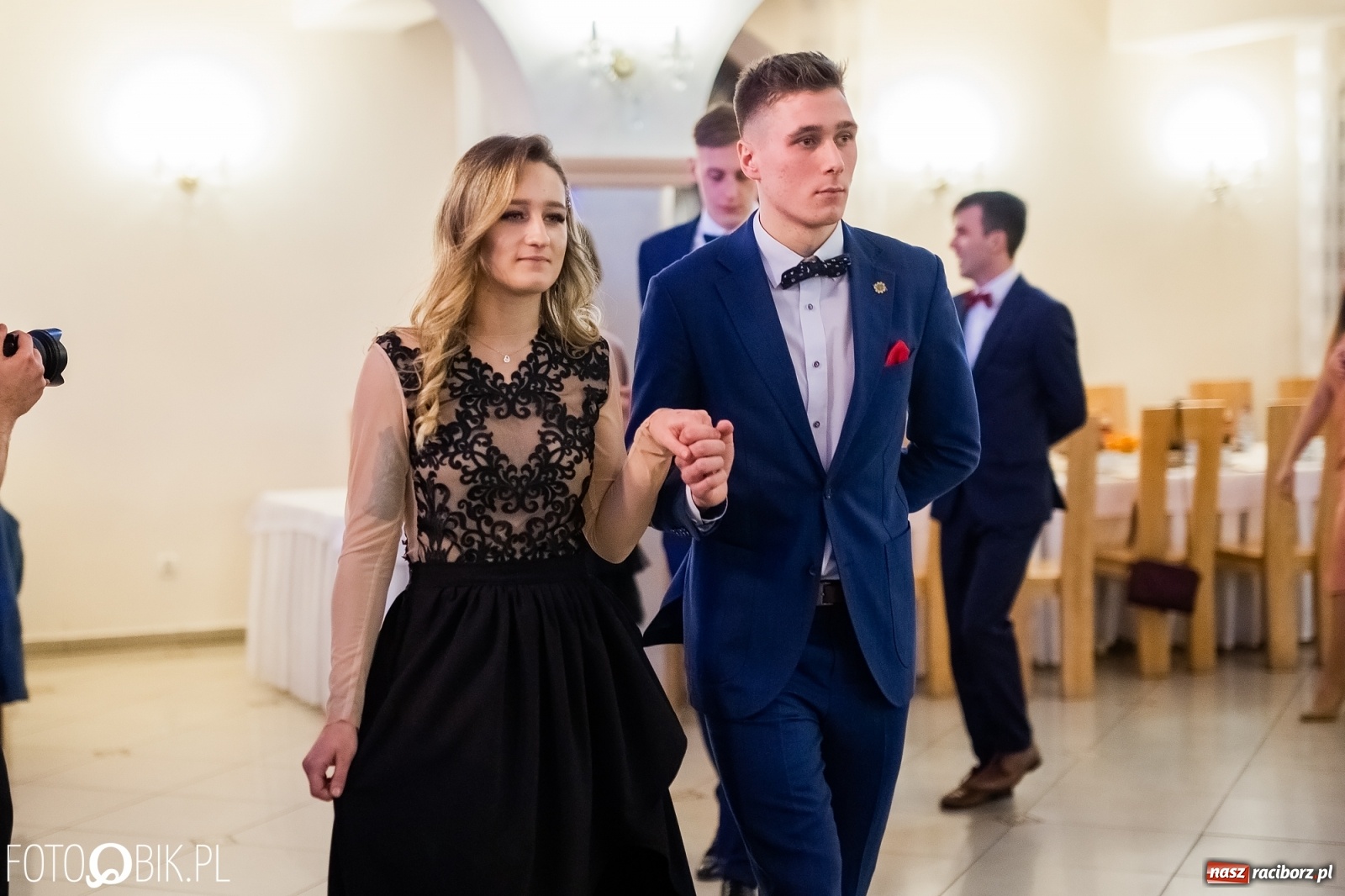 Zdjęcie w galerii na portalu naszraciborz.pl: Maturzyści z Mechanika wyszli do studniówkowego poloneza [FOTO i WIDEO] wiadomości z regionu