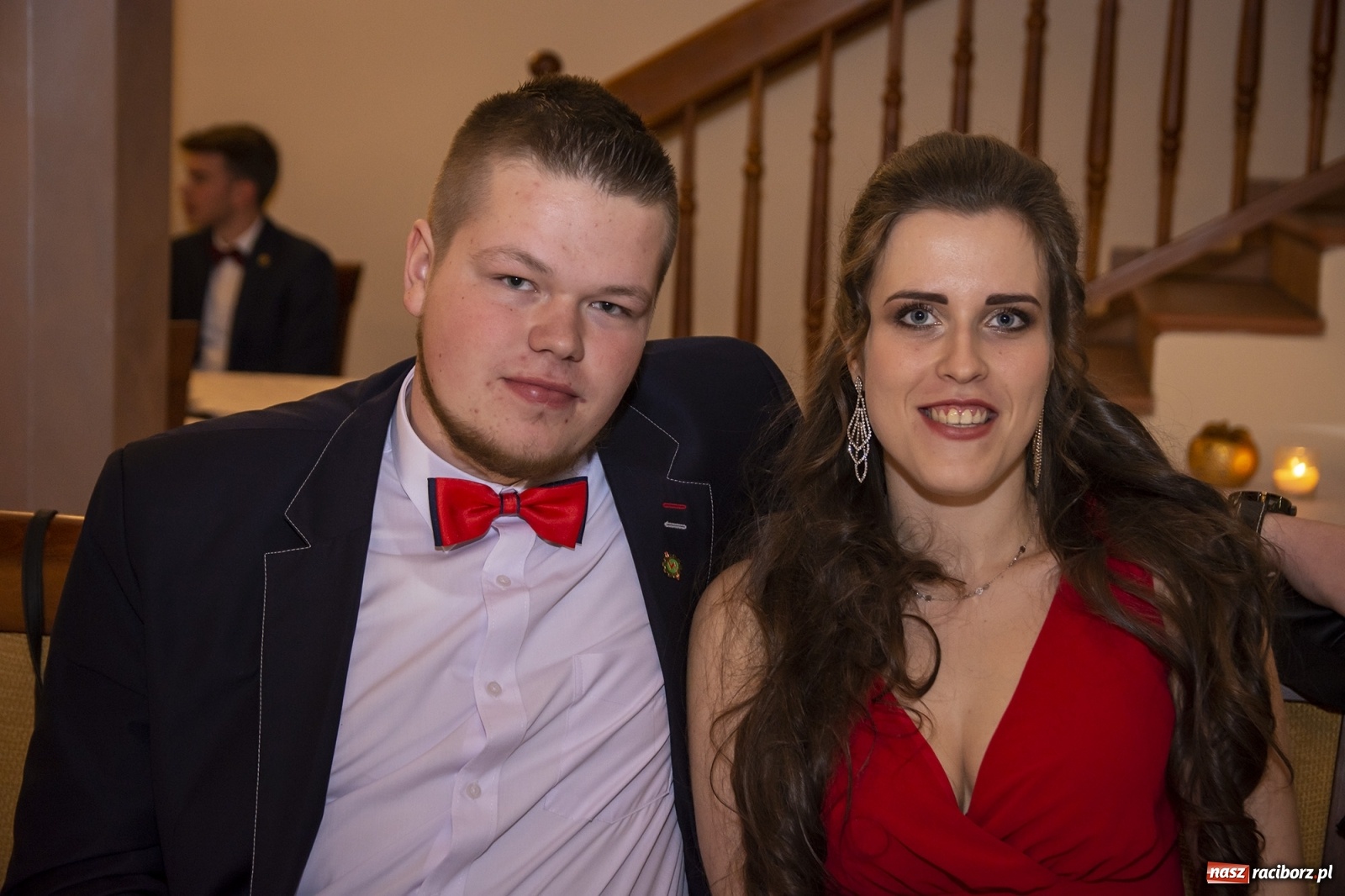 Zdjęcie w galerii na portalu naszraciborz.pl: Maturzyści z Mechanika wyszli do studniówkowego poloneza [FOTO i WIDEO] wiadomości z regionu