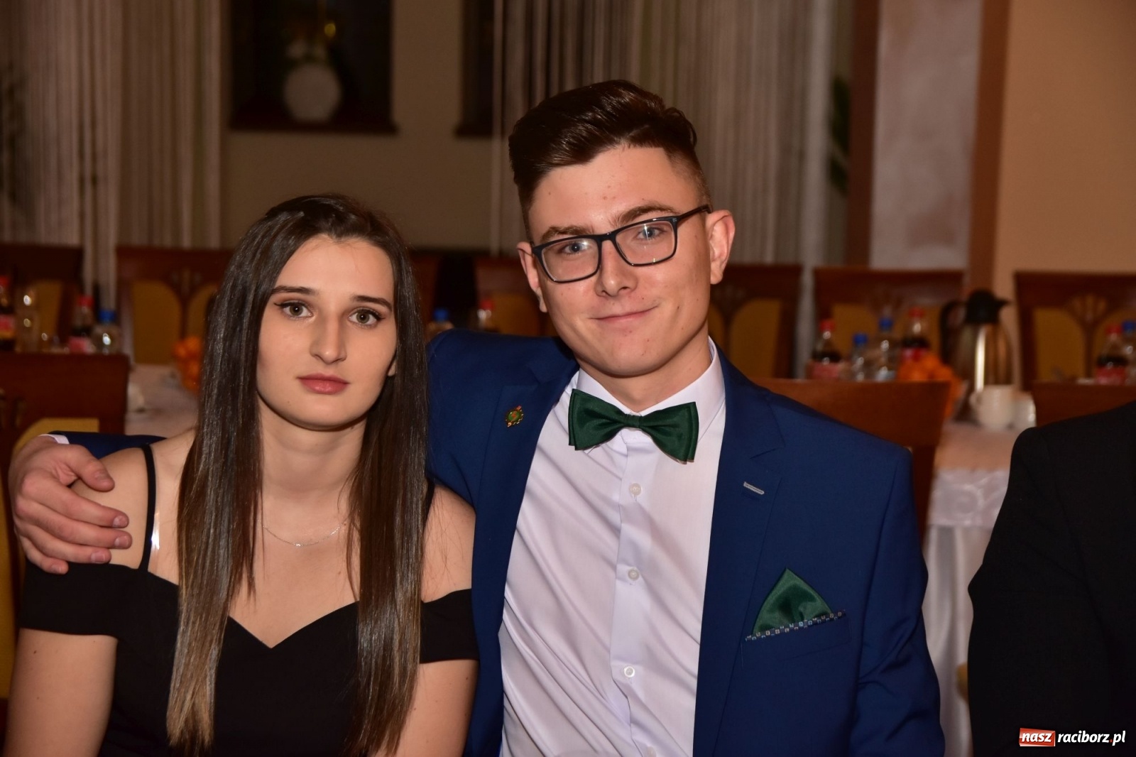 Zdjęcie w galerii na portalu naszraciborz.pl: Maturzyści z Mechanika wyszli do studniówkowego poloneza [FOTO i WIDEO] wiadomości z regionu