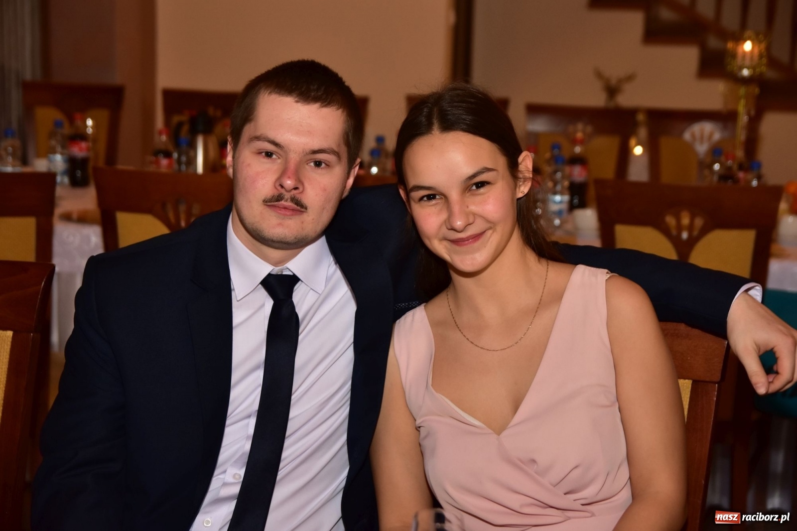 Zdjęcie w galerii na portalu naszraciborz.pl: Maturzyści z Mechanika wyszli do studniówkowego poloneza [FOTO i WIDEO] wiadomości z regionu